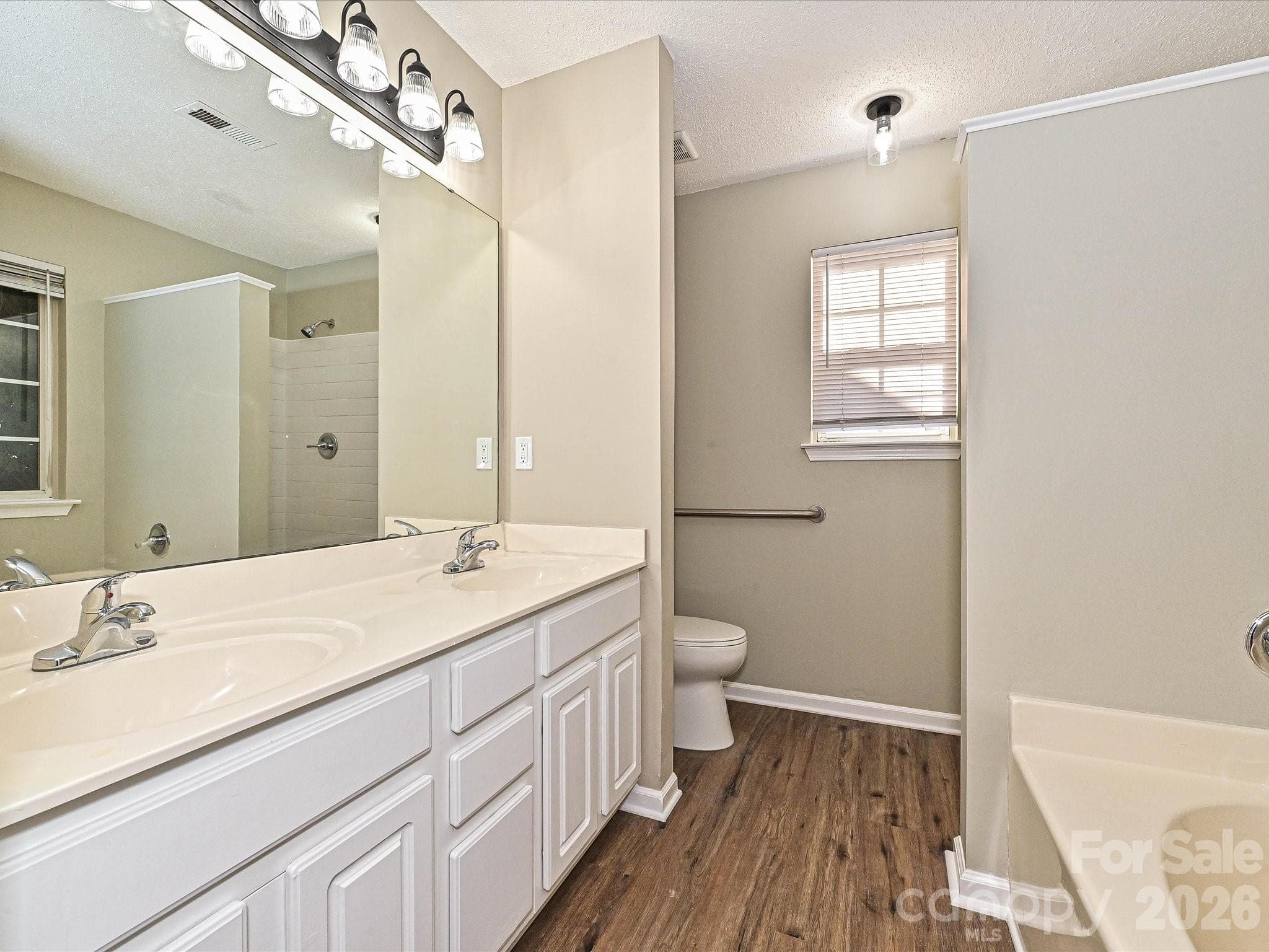 Single Family Residence at 4621 Victory Lane, Charlotte, photo 9 of 15