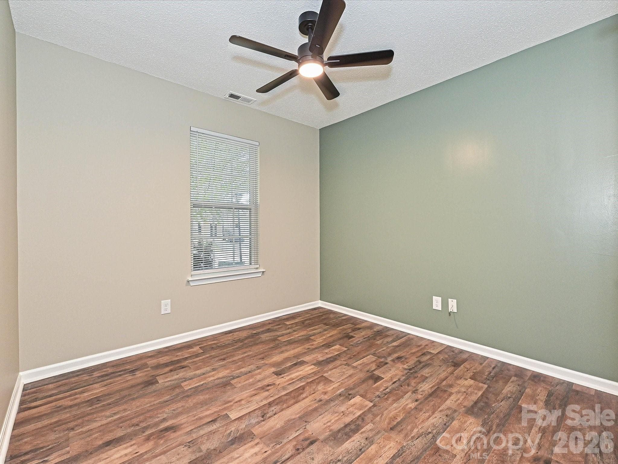 Single Family Residence at 4621 Victory Lane, Charlotte, photo 13 of 15