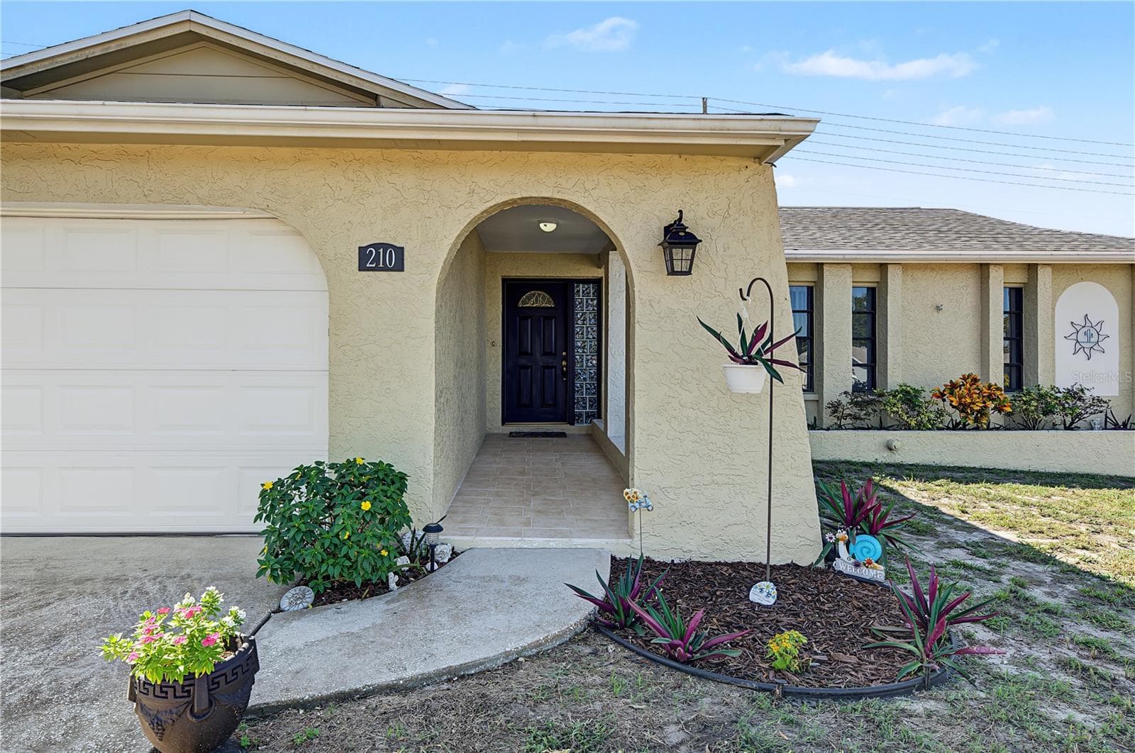 Single Family Residence at 210 LEAFWOOD RD, TARPON SPRINGS, photo 2 of 42