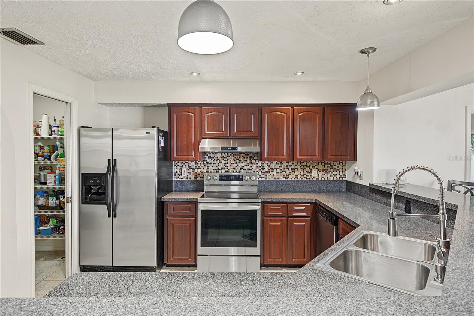 Single Family Residence at 210 LEAFWOOD RD, TARPON SPRINGS, photo 7 of 42