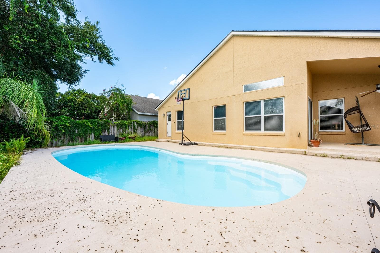 Backyard pool area - 2551 WALNUT HEIGHTS RD, APOPKA