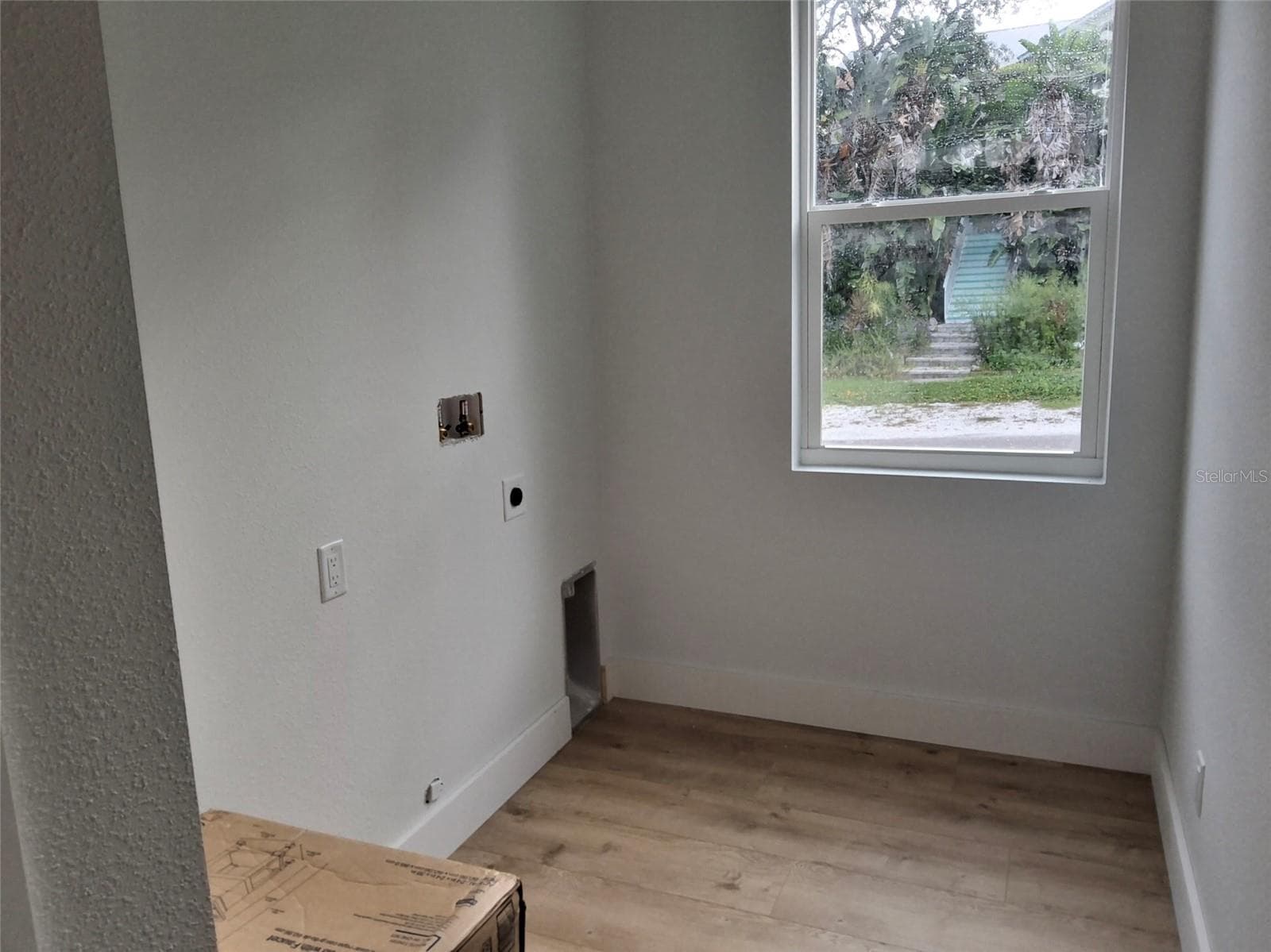 1st floor full size laundry room - 383 GEORGIA AVE, CRYSTAL BEACH