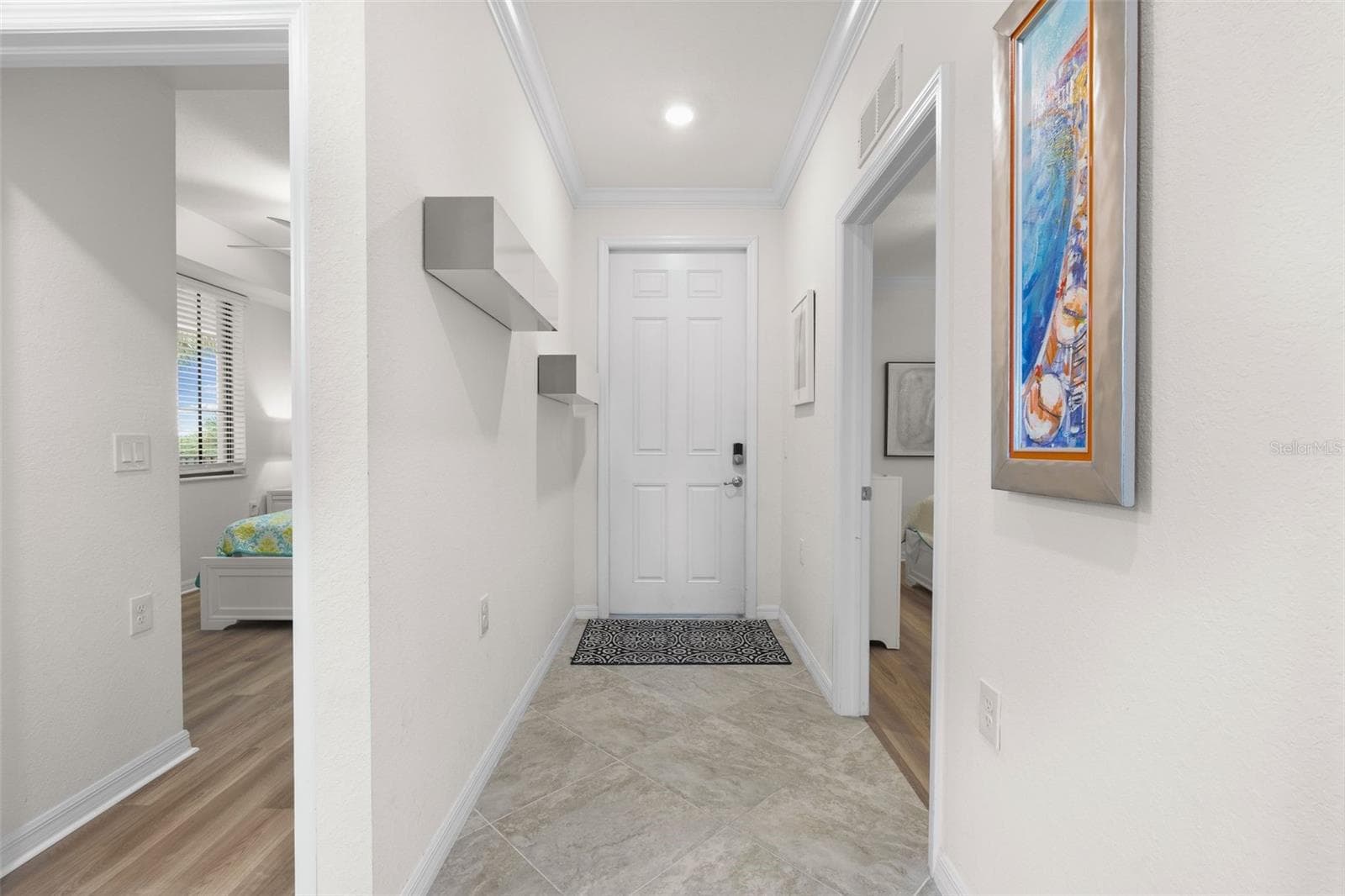 Front door/ Hallway - 17510 GAWTHROP DR #302, BRADENTON