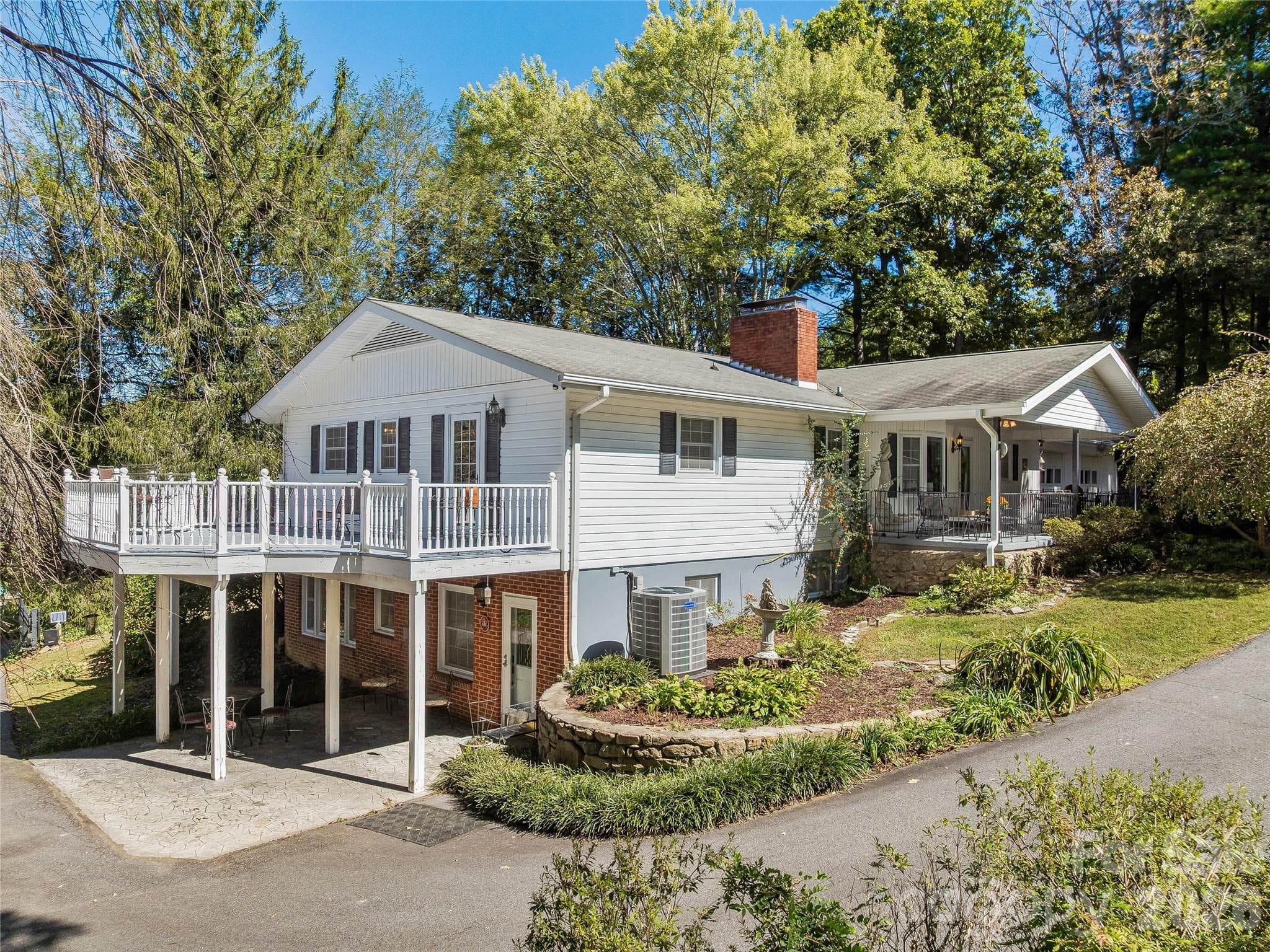 8 Hummingbird Lane