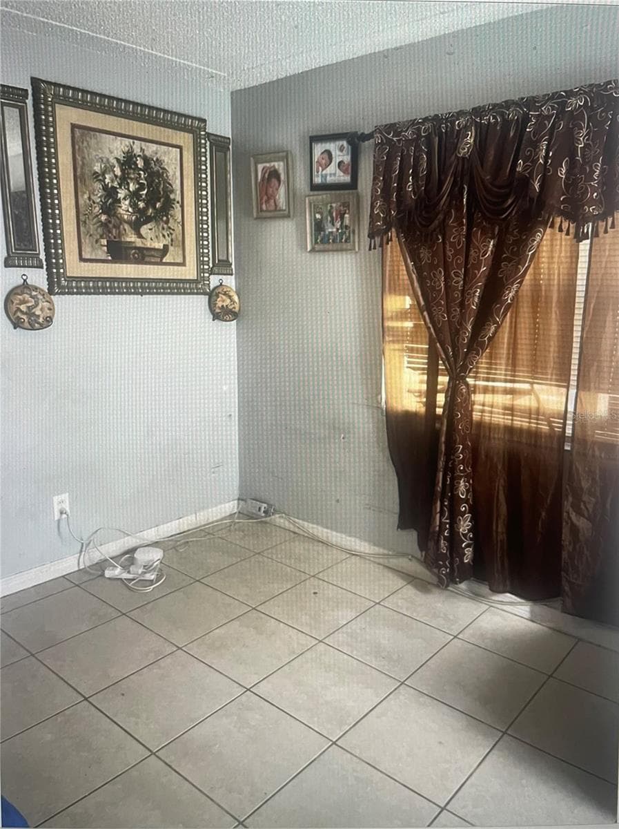 Single Family Residence at 1112 6TH ST E, BRADENTON, photo 3 of 6