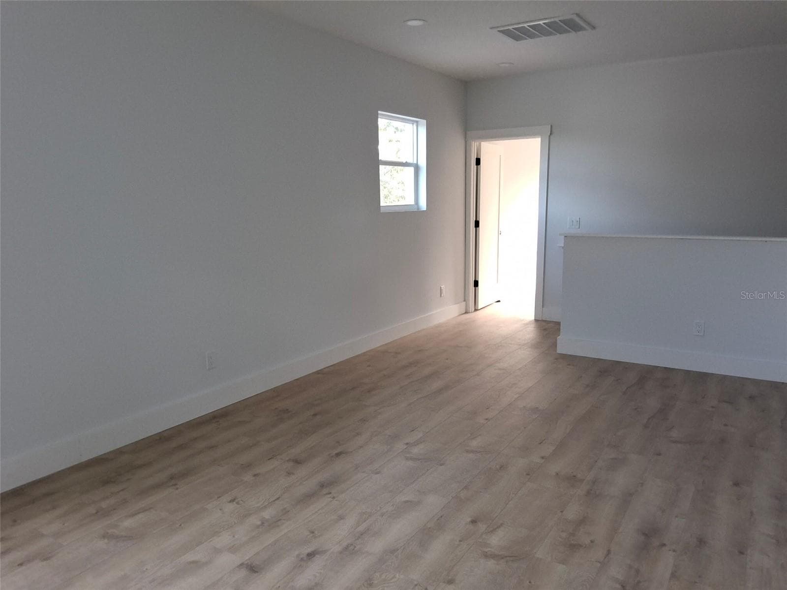 landing/bonus room/ 4th BR - 383 GEORGIA AVE, CRYSTAL BEACH