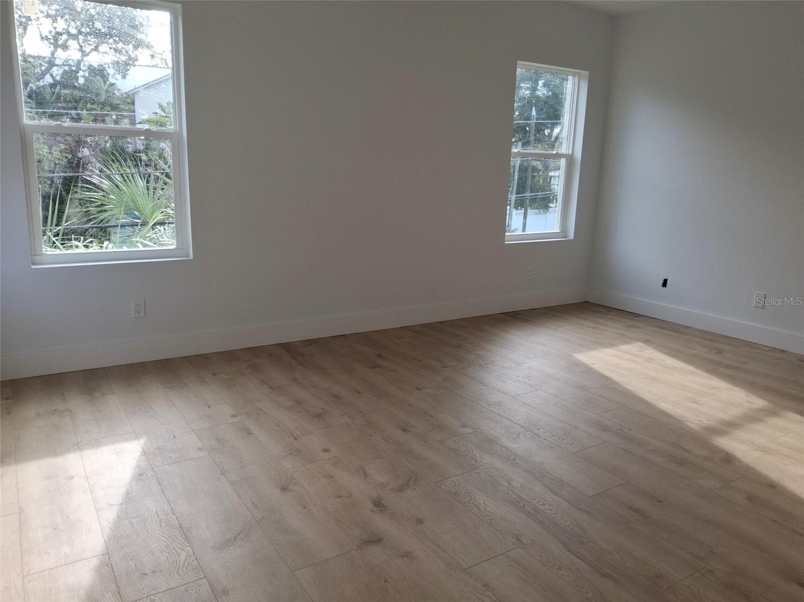 2nd BR with private bath - 383 GEORGIA AVE, CRYSTAL BEACH