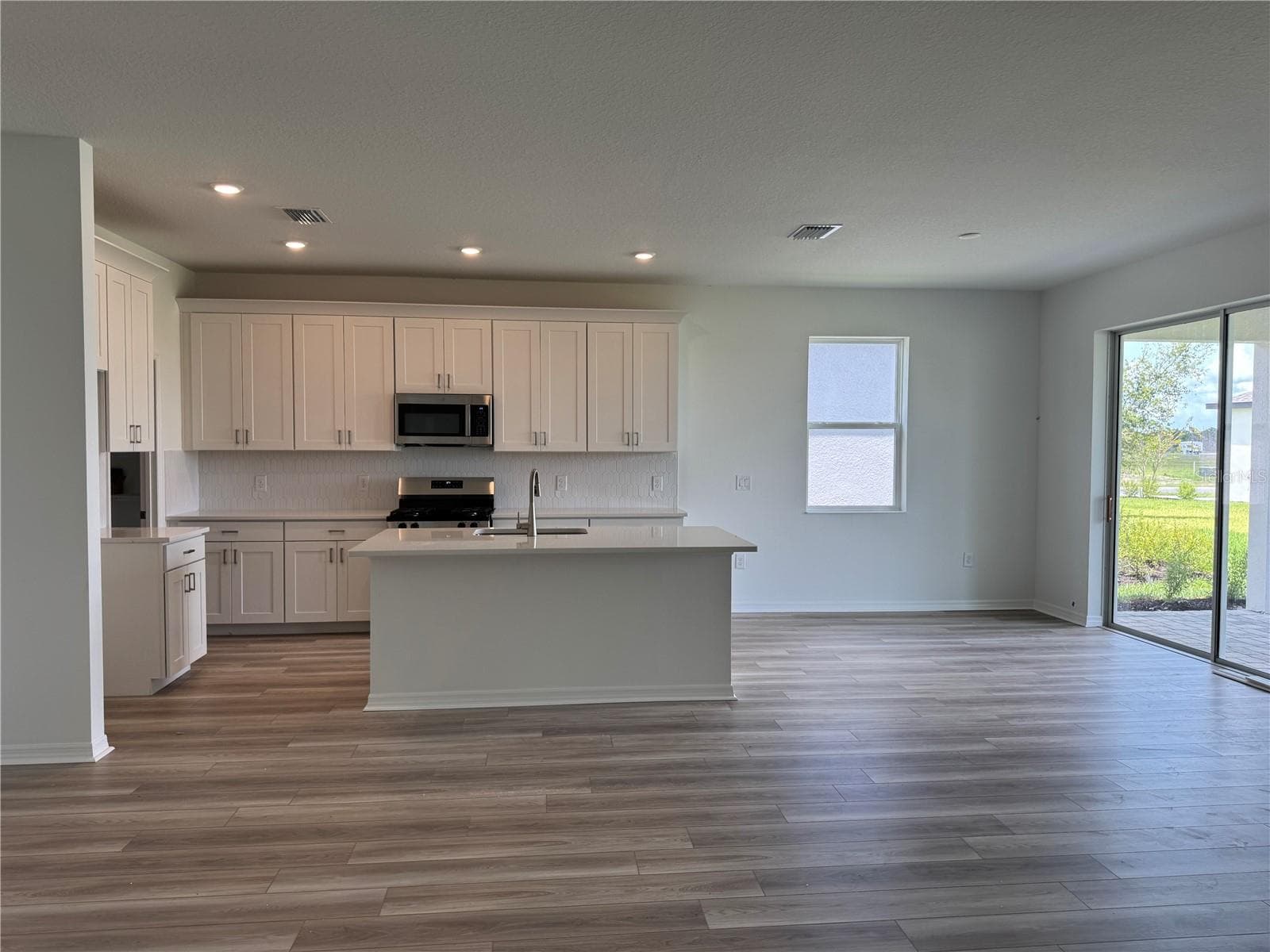 Single Family Residence at 8708 CANARD CV, PALMETTO, photo 43 of 54