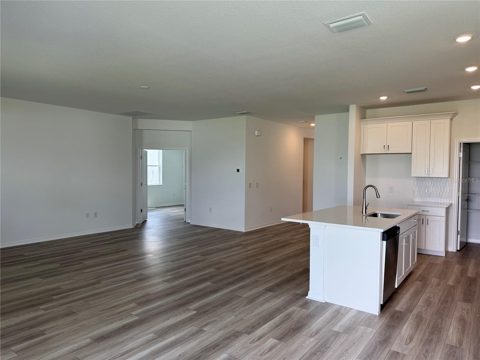 Single Family Residence at 8708 CANARD CV, PALMETTO, photo 11 of 54