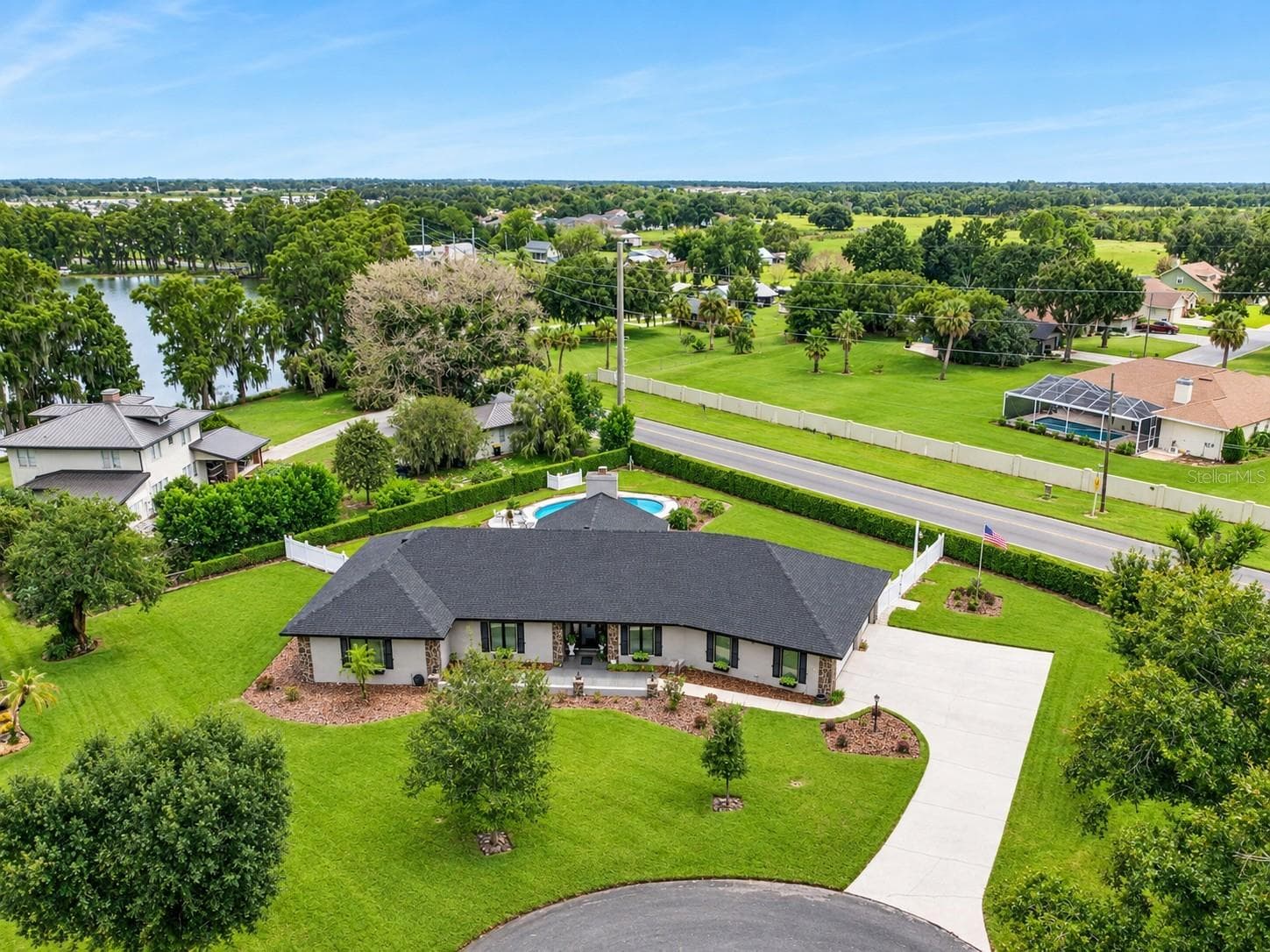37 LAKE ELOISE LN