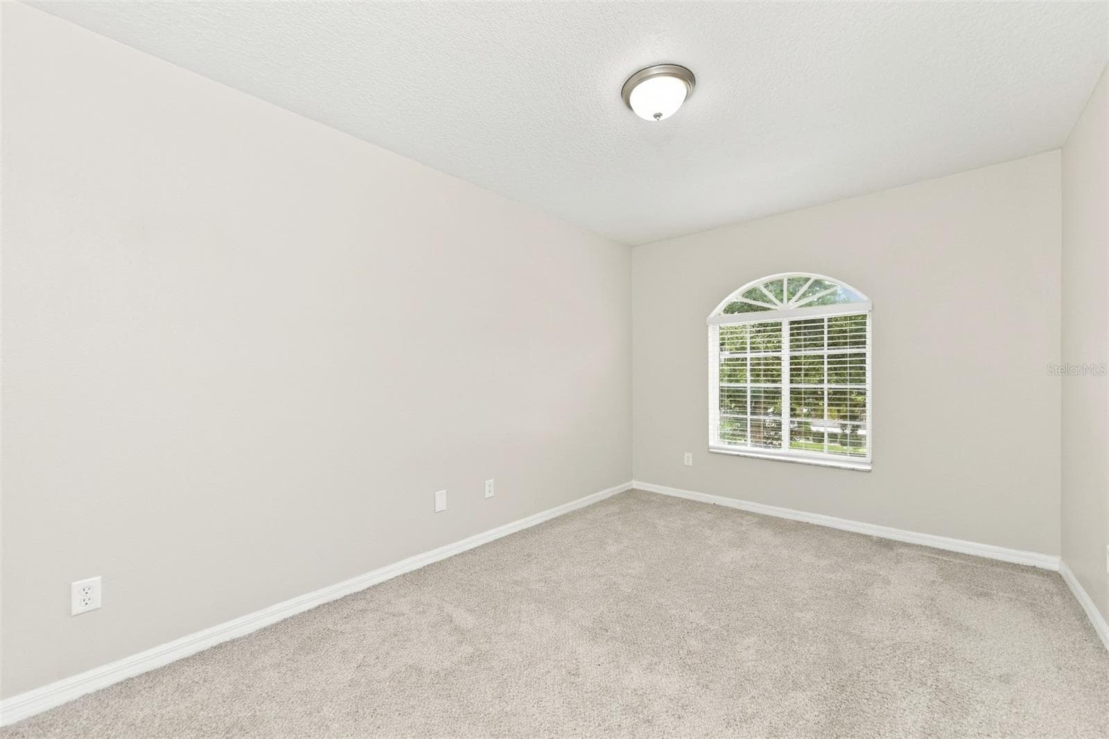 Single Family Residence at 2036 PORTCASTLE CIR, WINTER GARDEN, photo 32 of 43