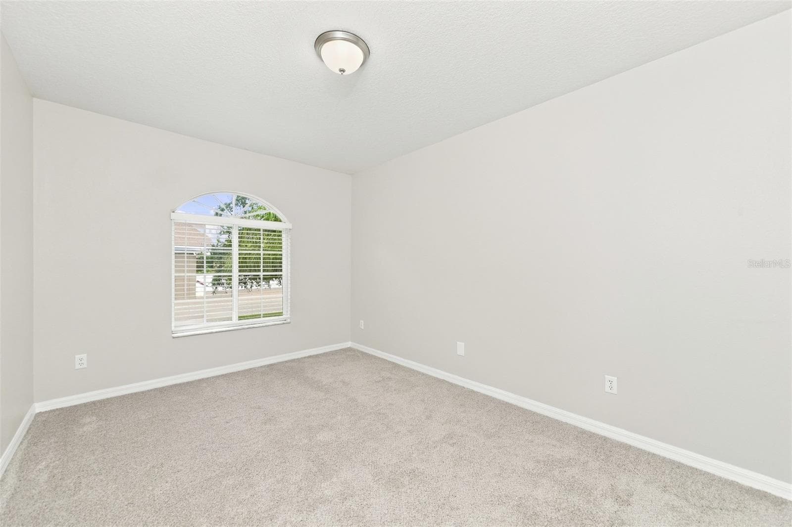 Single Family Residence at 2036 PORTCASTLE CIR, WINTER GARDEN, photo 35 of 43