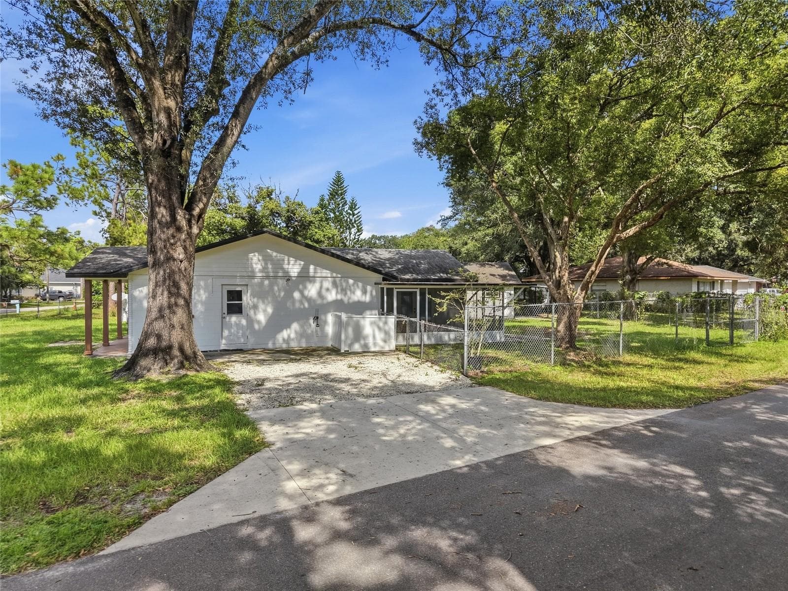 Single Family Residence at 9401 N ROME CIR, TAMPA, photo 3 of 27