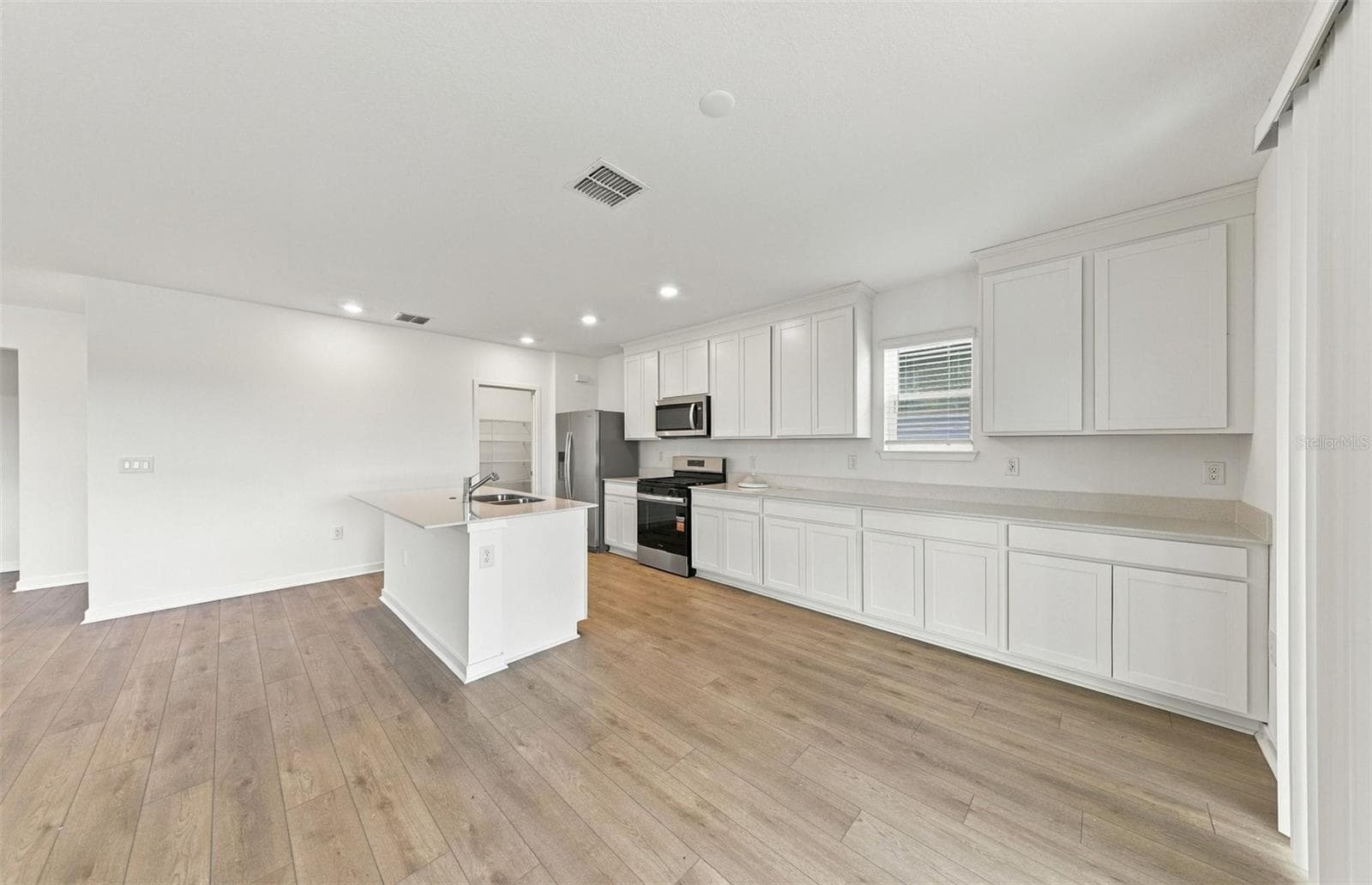 Abundance of Counter Space and Storage - 9185 NEWMONS PL, WILDWOOD