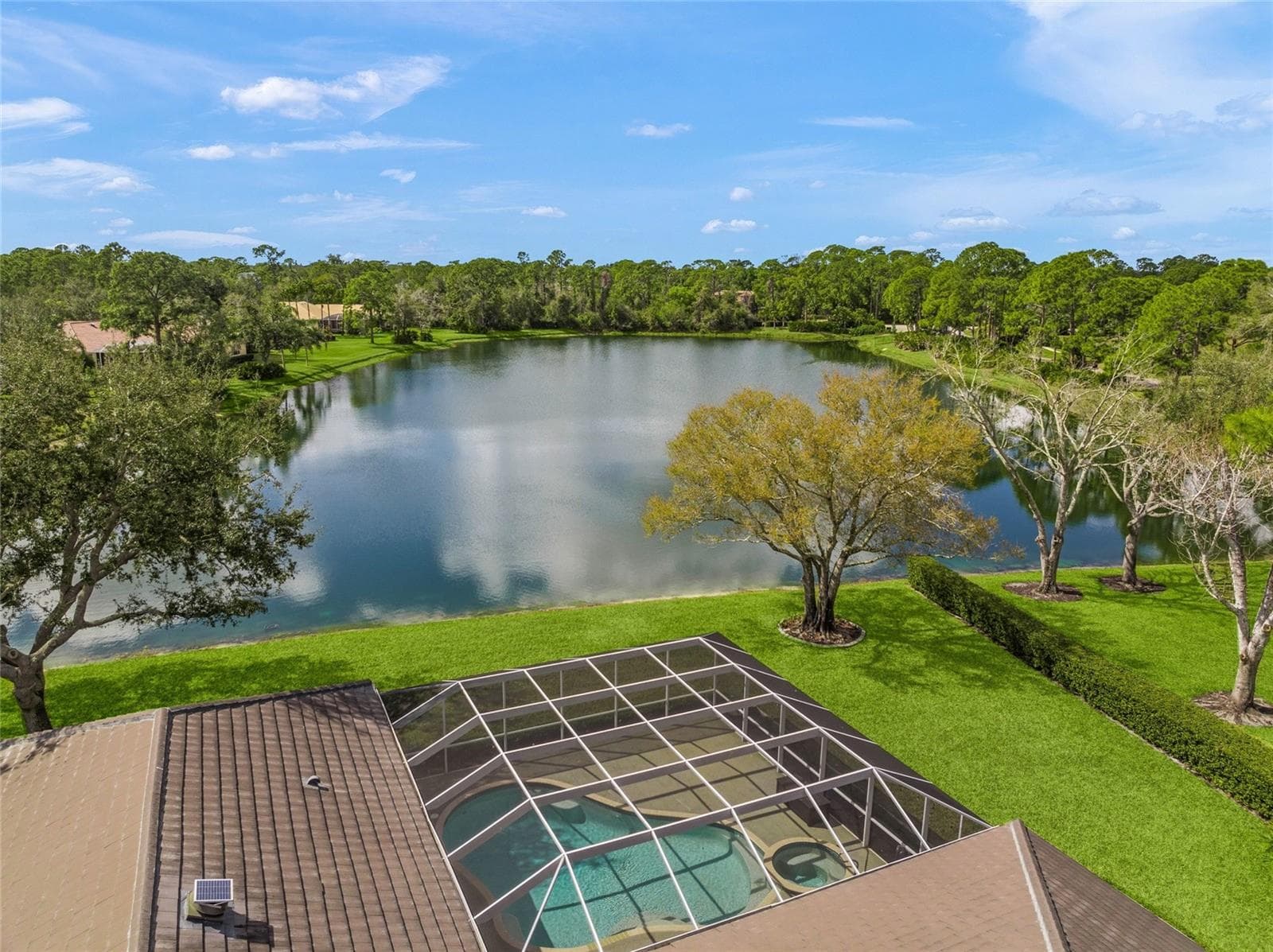 Single Family Residence at 9075 MISTY CREEK DR, SARASOTA, photo 5 of 86