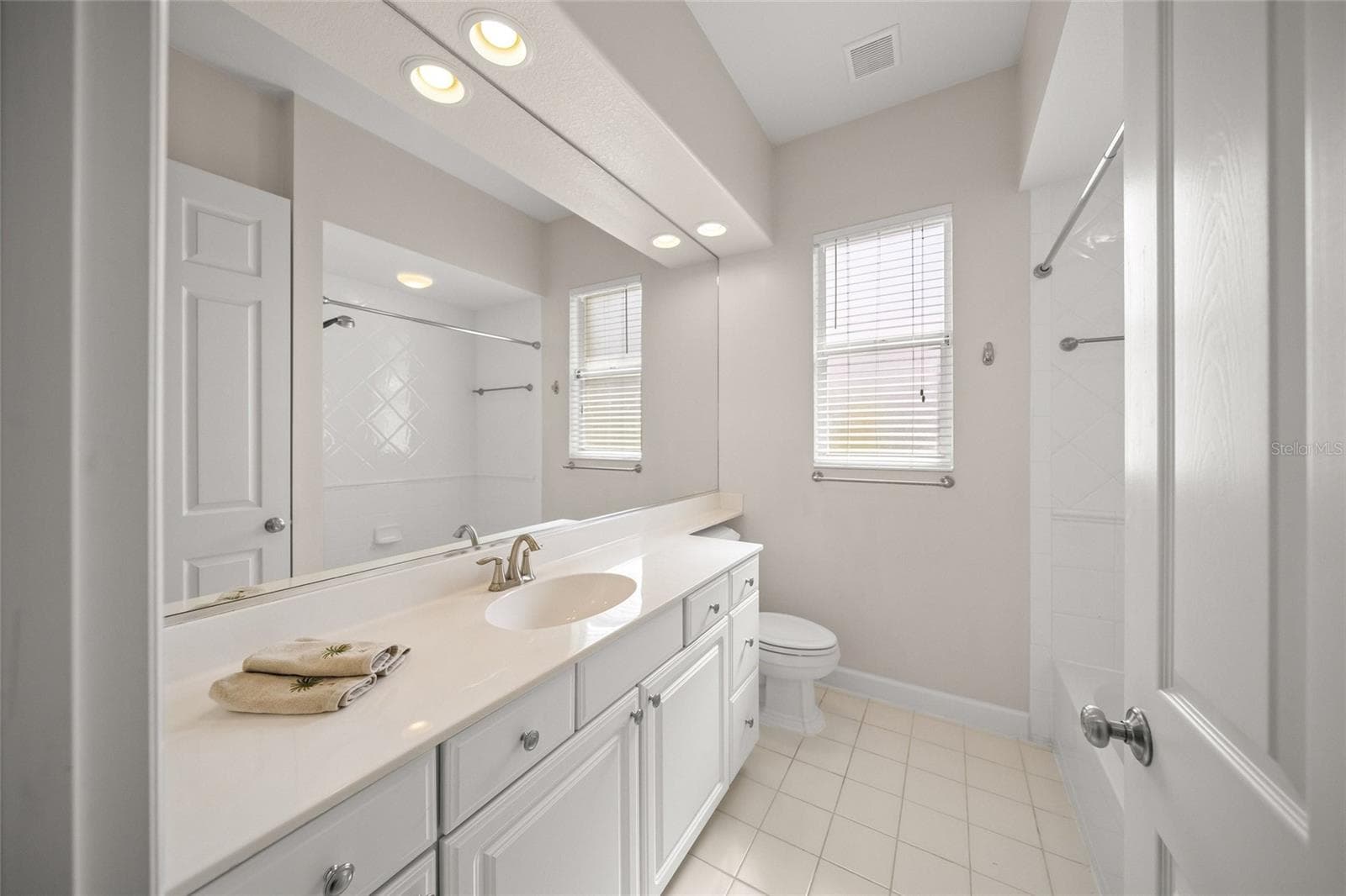 Single Family Residence at 9075 MISTY CREEK DR, SARASOTA, photo 34 of 86