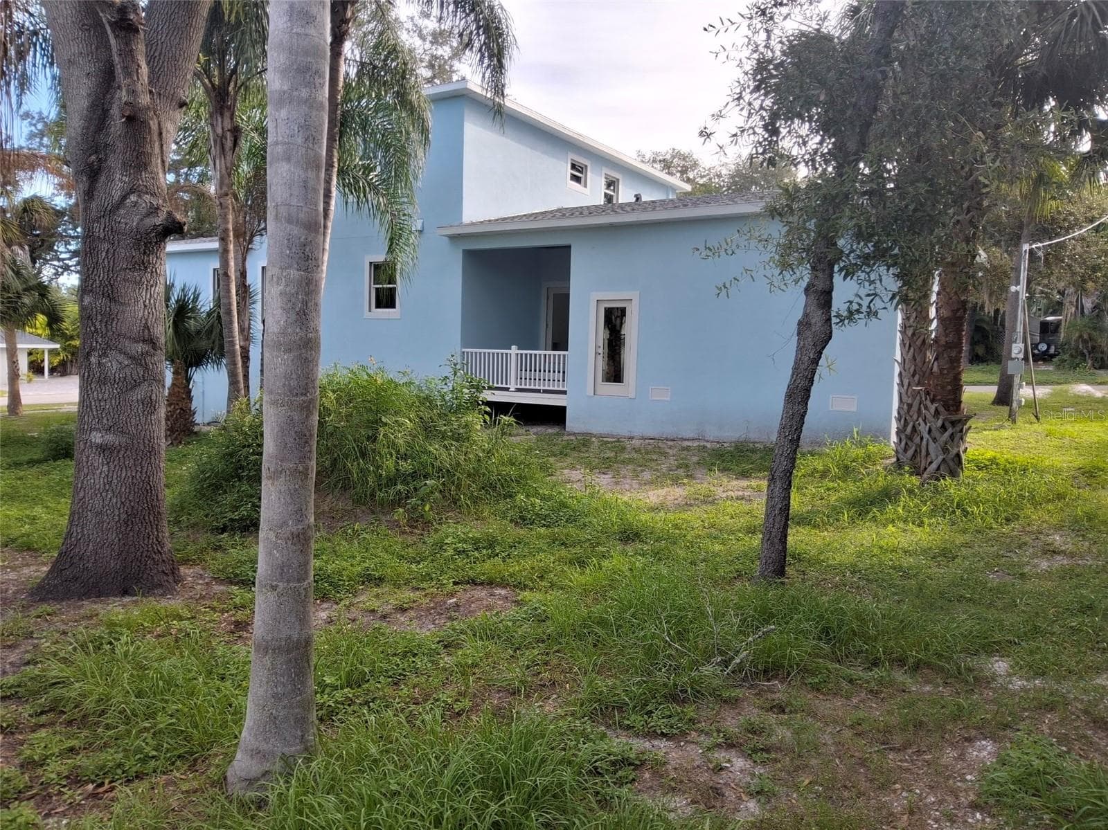 side yard - 383 GEORGIA AVE, CRYSTAL BEACH
