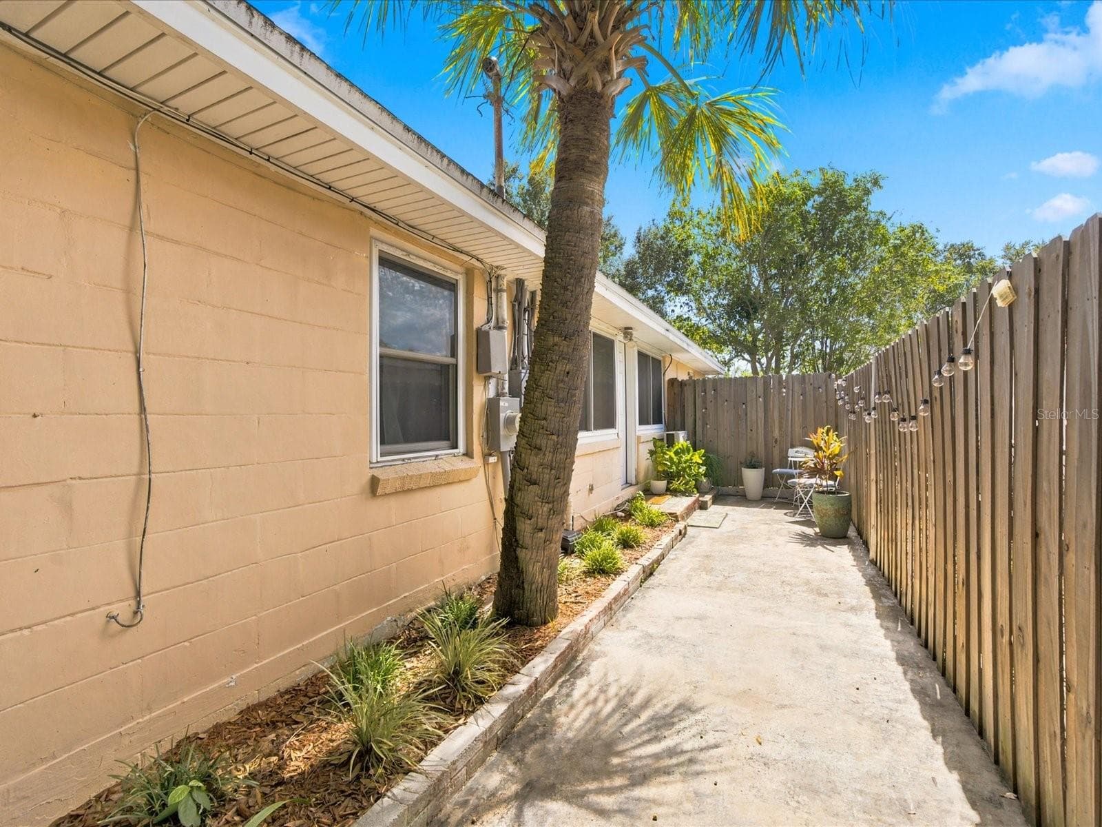 In-Law: Entrance - 1525 56TH ST S, GULFPORT
