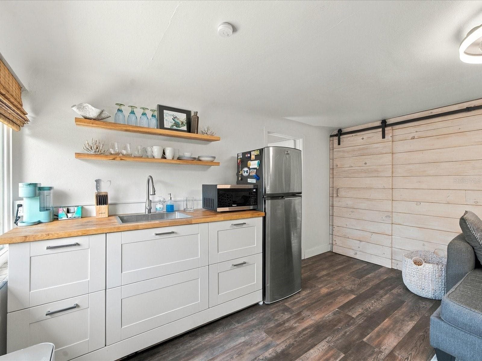 In-Law: Kitchenette - 1525 56TH ST S, GULFPORT