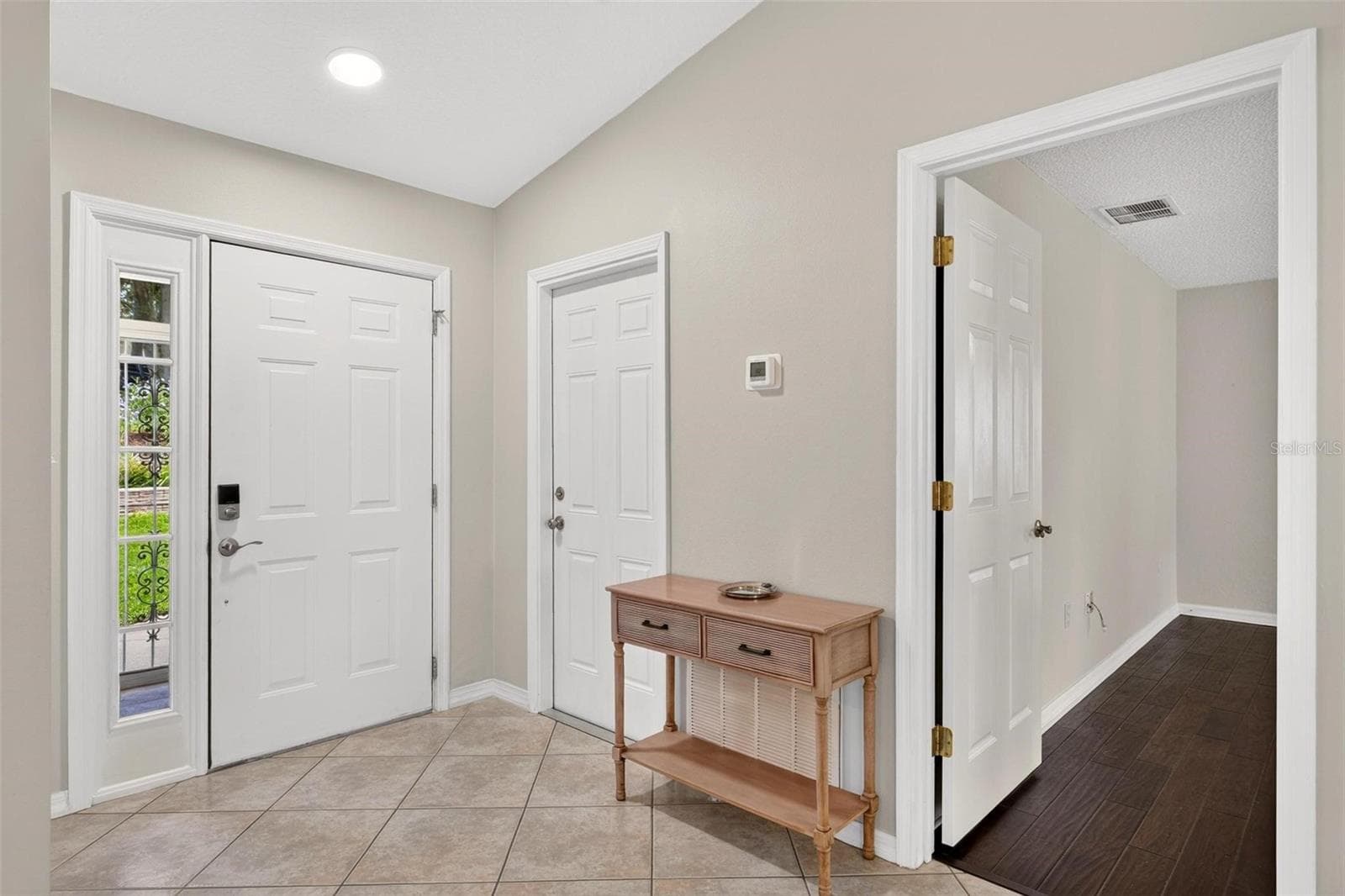 Entry - 211 HANGING MOSS LN, LADY LAKE