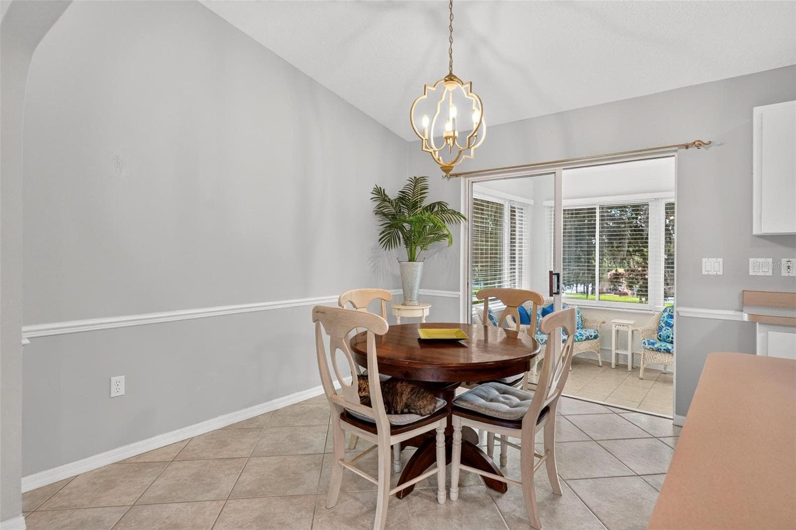 Dining room - 211 HANGING MOSS LN, LADY LAKE