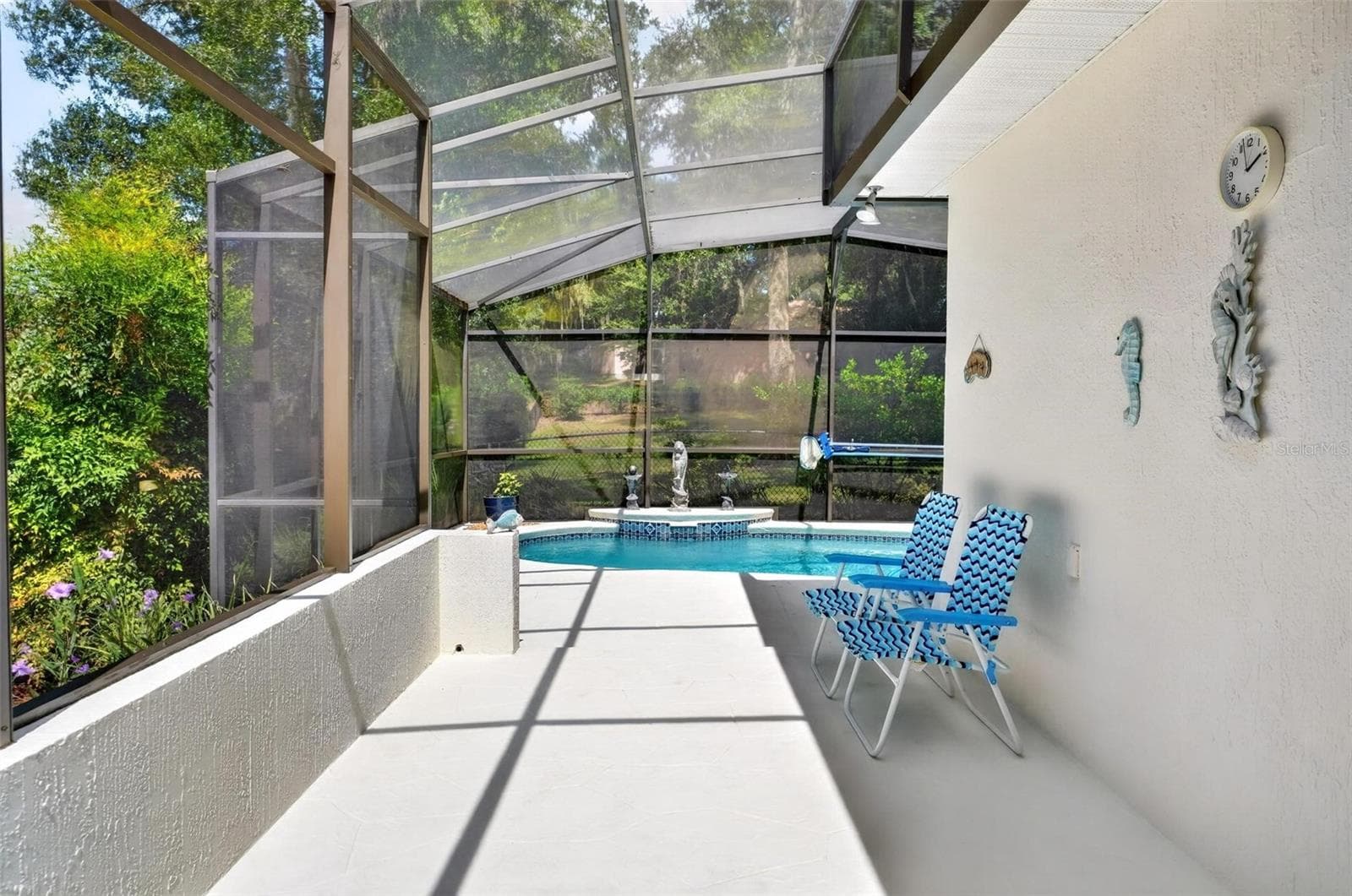 Patio outside - 211 HANGING MOSS LN, LADY LAKE