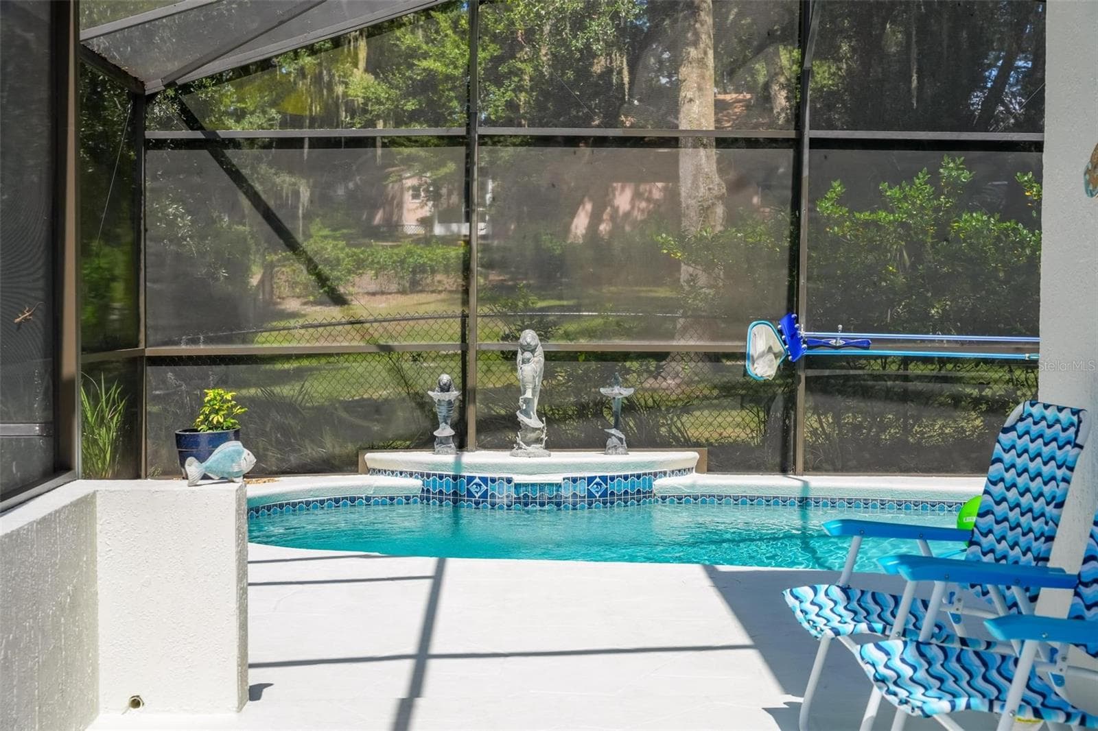 Pool with Birdcage - 211 HANGING MOSS LN, LADY LAKE