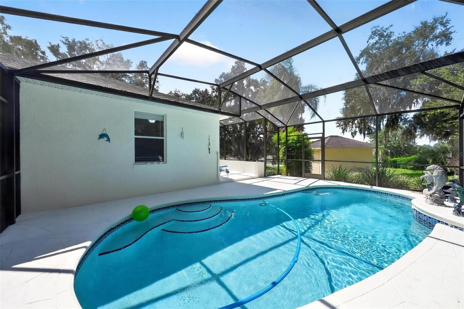 Pool with Birdcage - 211 HANGING MOSS LN, LADY LAKE