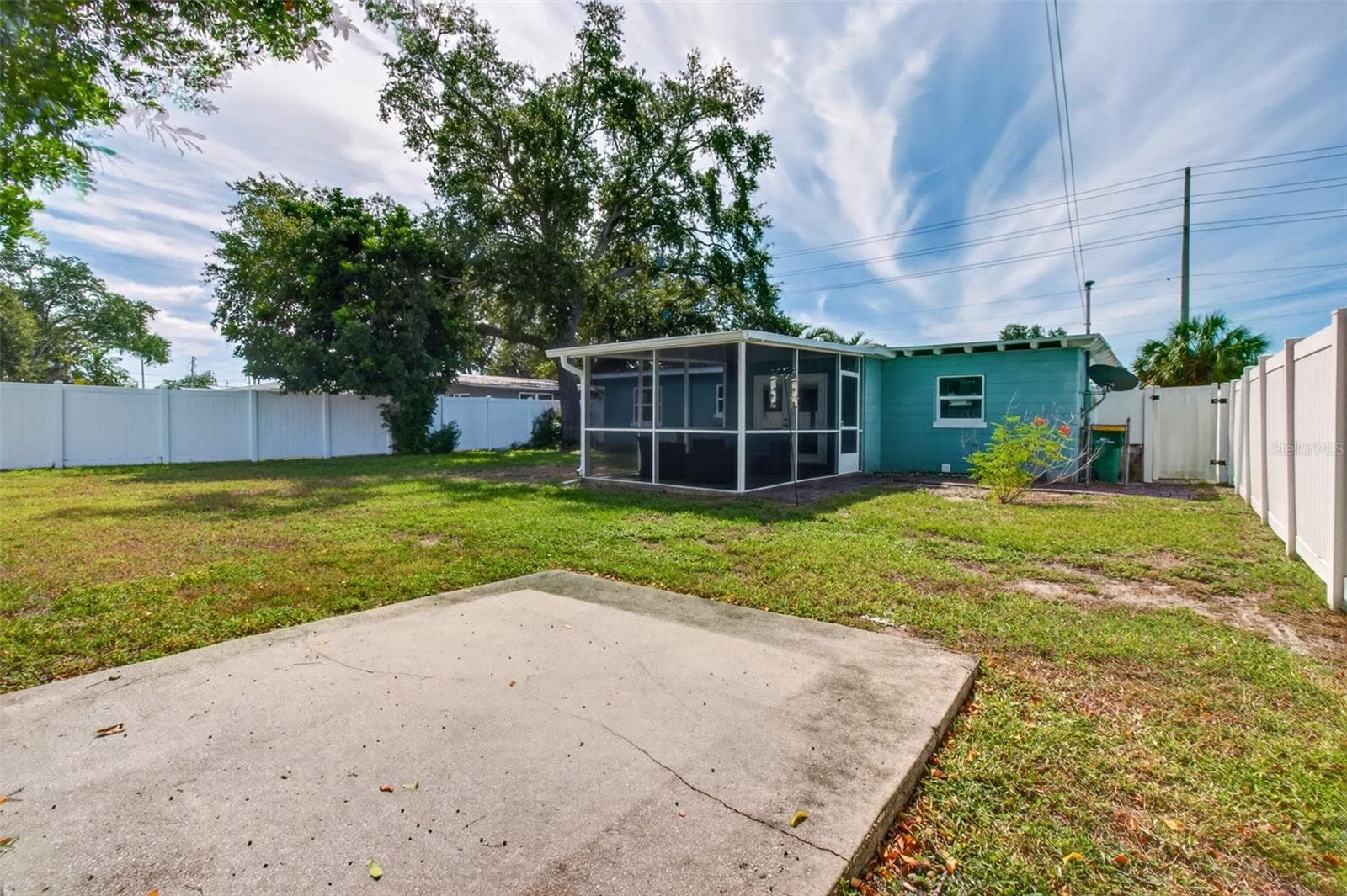 Large, fenced in backyard - 10735 63RD AVE, SEMINOLE
