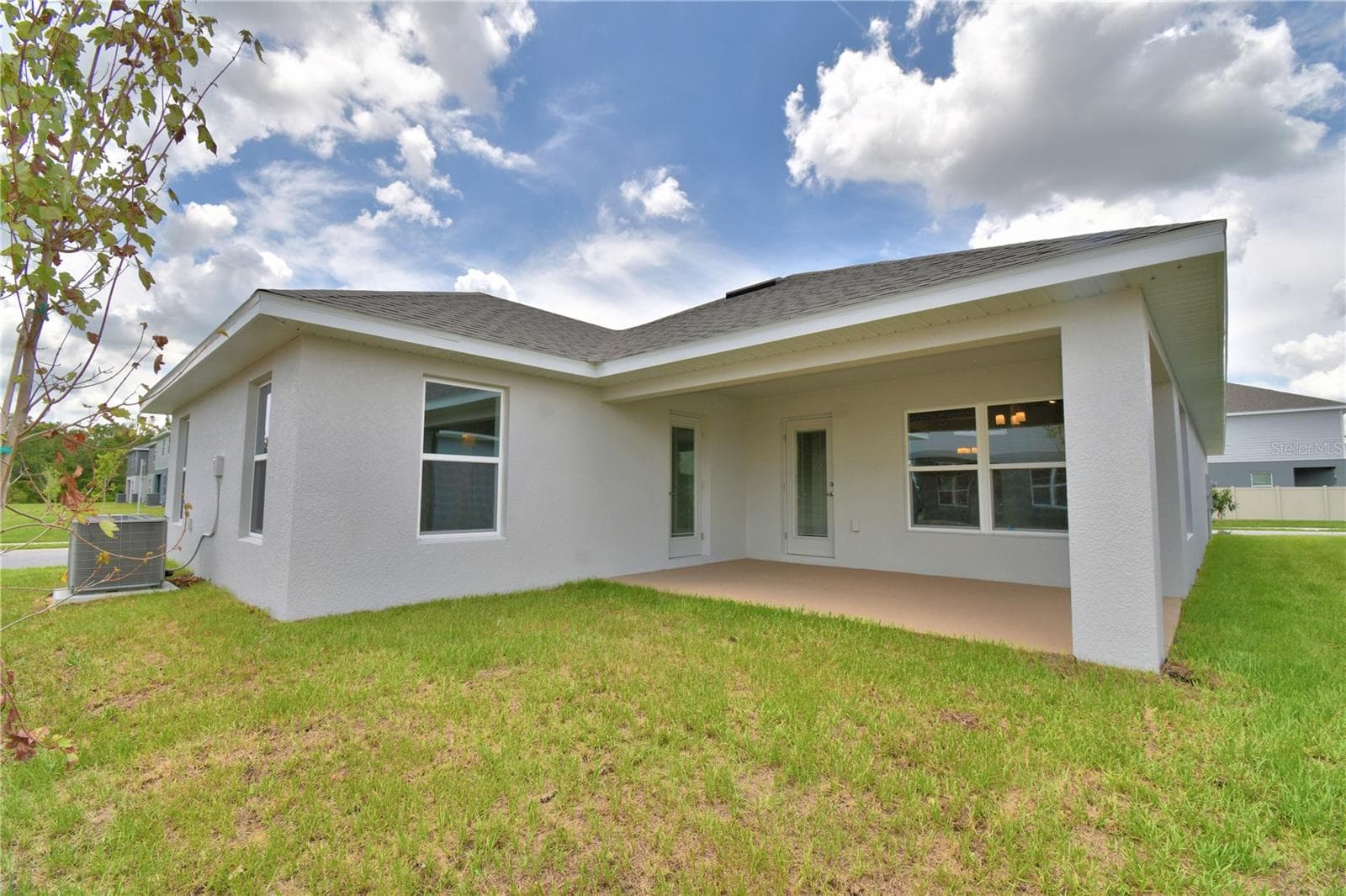 All photos are of a finished model. Colors and finishes may vary. - 4511 SUNDEW LN, AUBURNDALE
