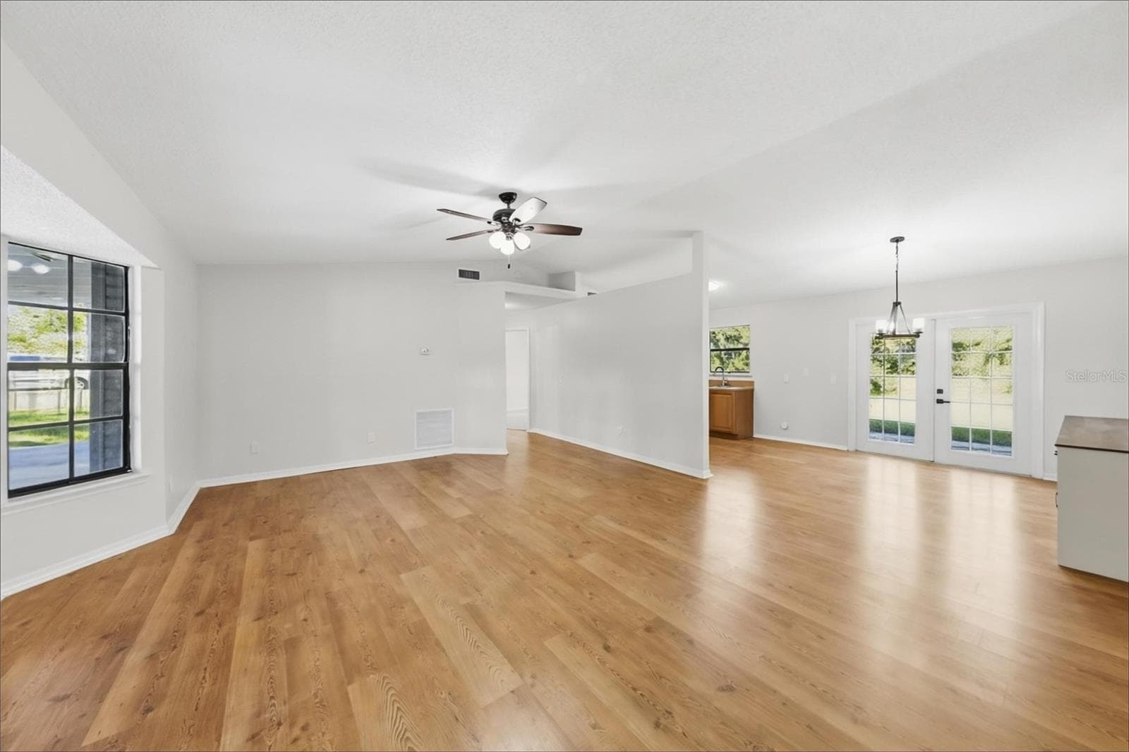 Single Family Residence at 2727 BANYAN DR, EDGEWATER, photo 2 of 15