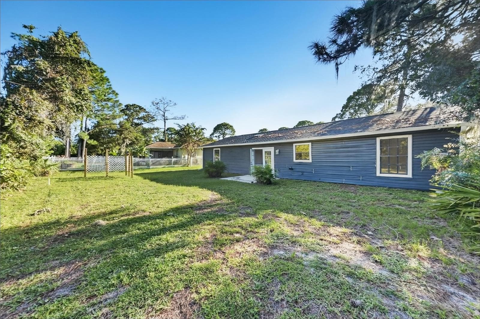 Single Family Residence at 2727 BANYAN DR, EDGEWATER, photo 14 of 15