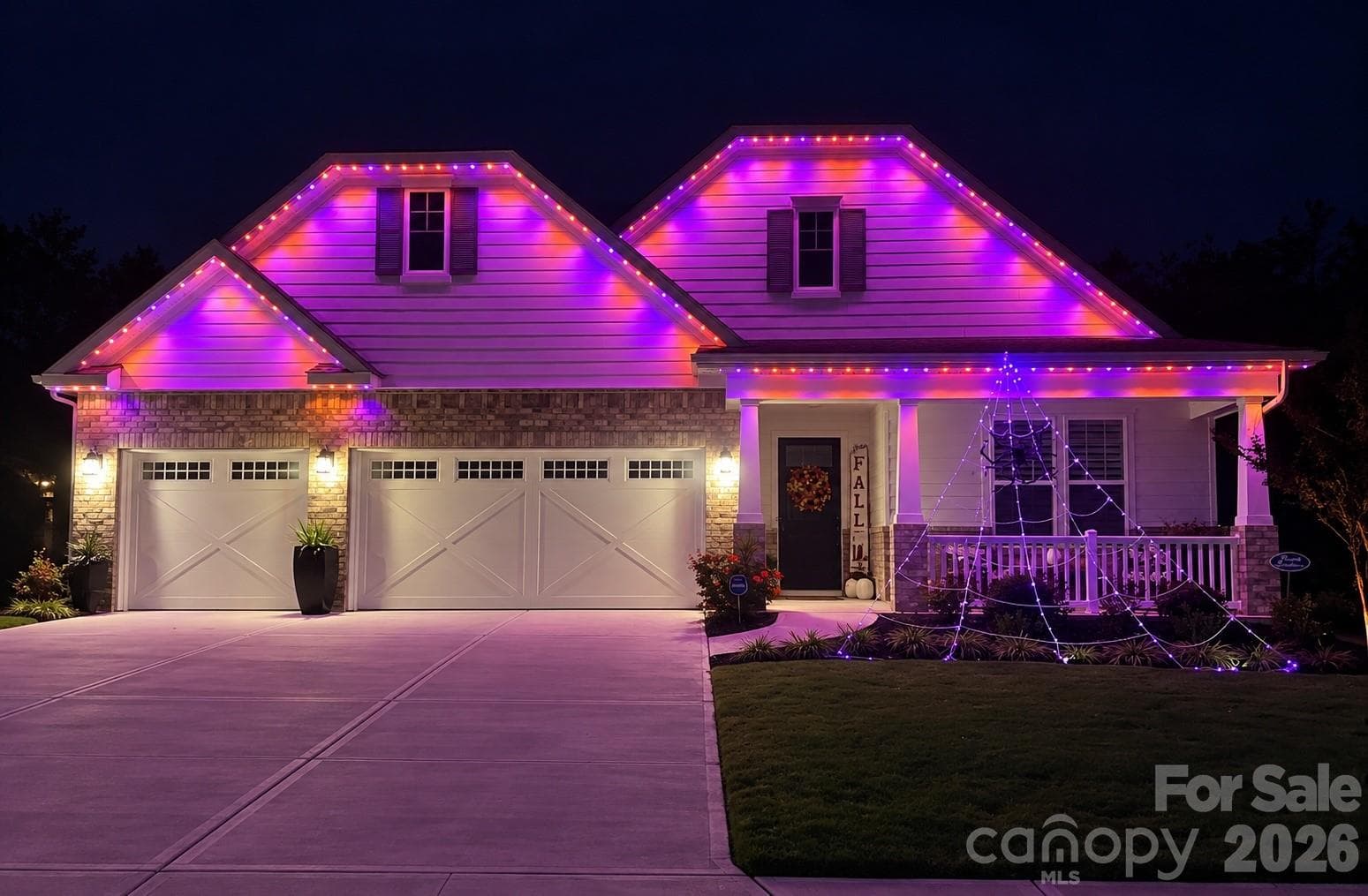 Then Halloween happens... - 8027 Longwaters Court, York