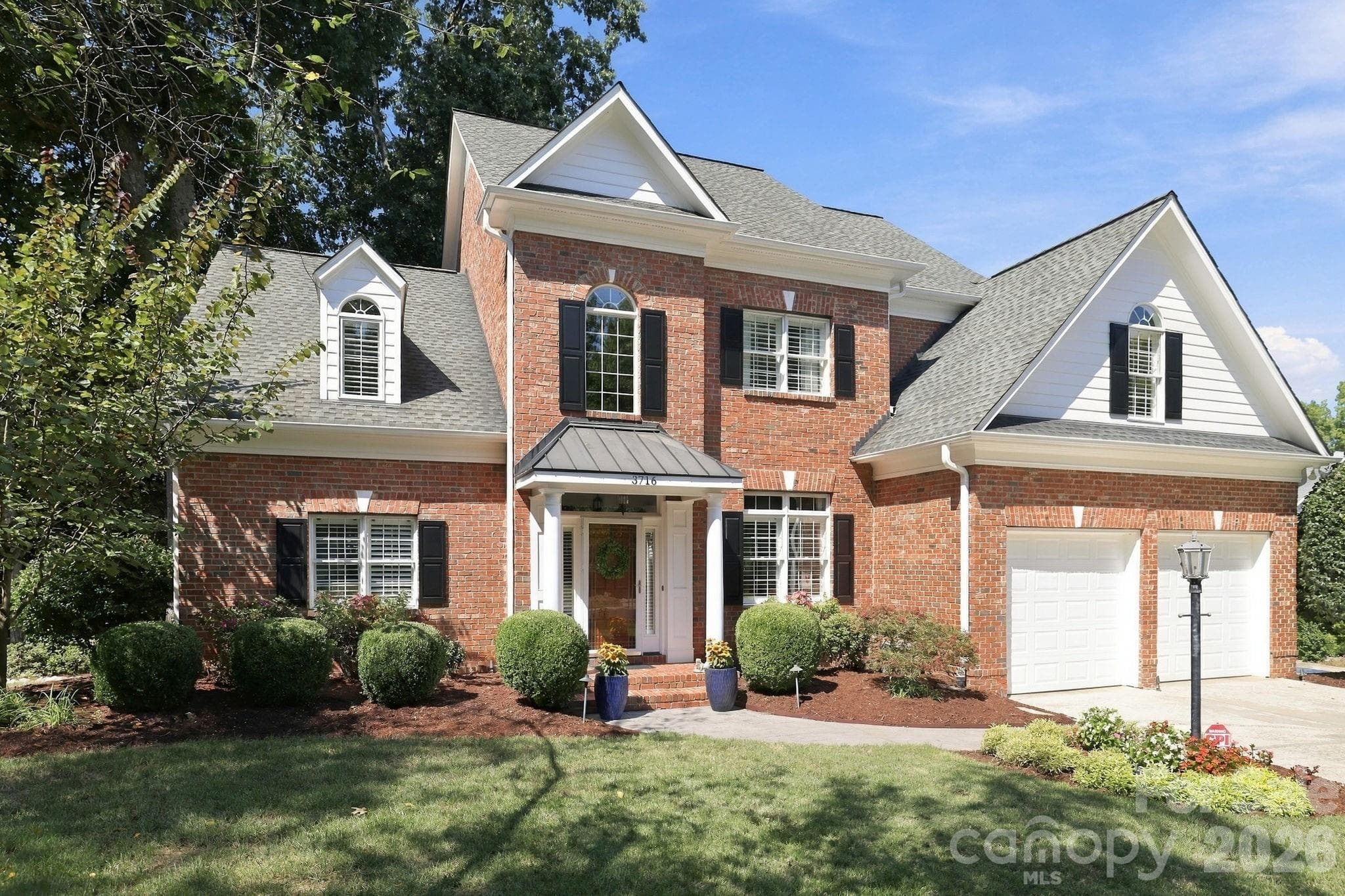 Single Family Residence at 3716 Eastover Hills Court, Charlotte, photo 3 of 26