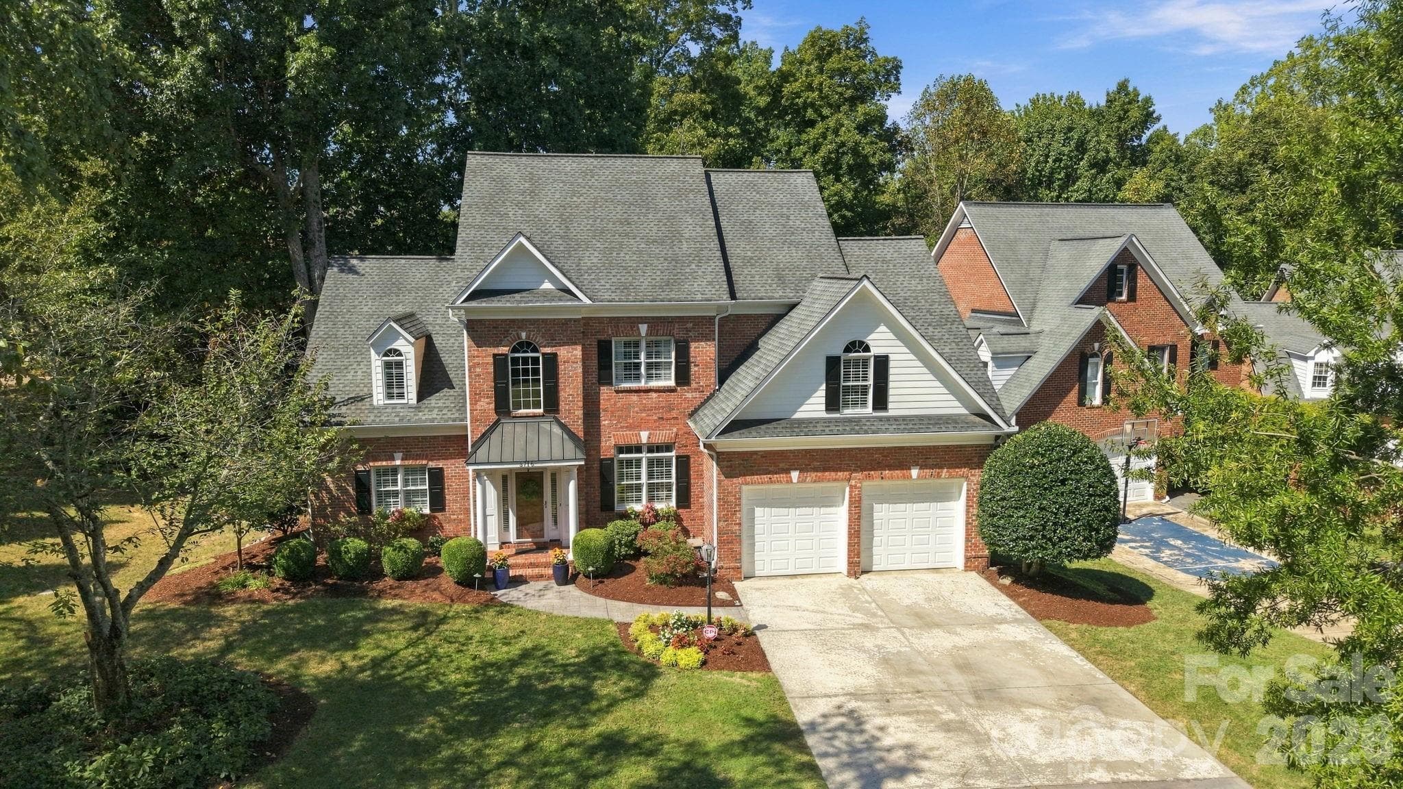 Single Family Residence at 3716 Eastover Hills Court, Charlotte, photo 8 of 26
