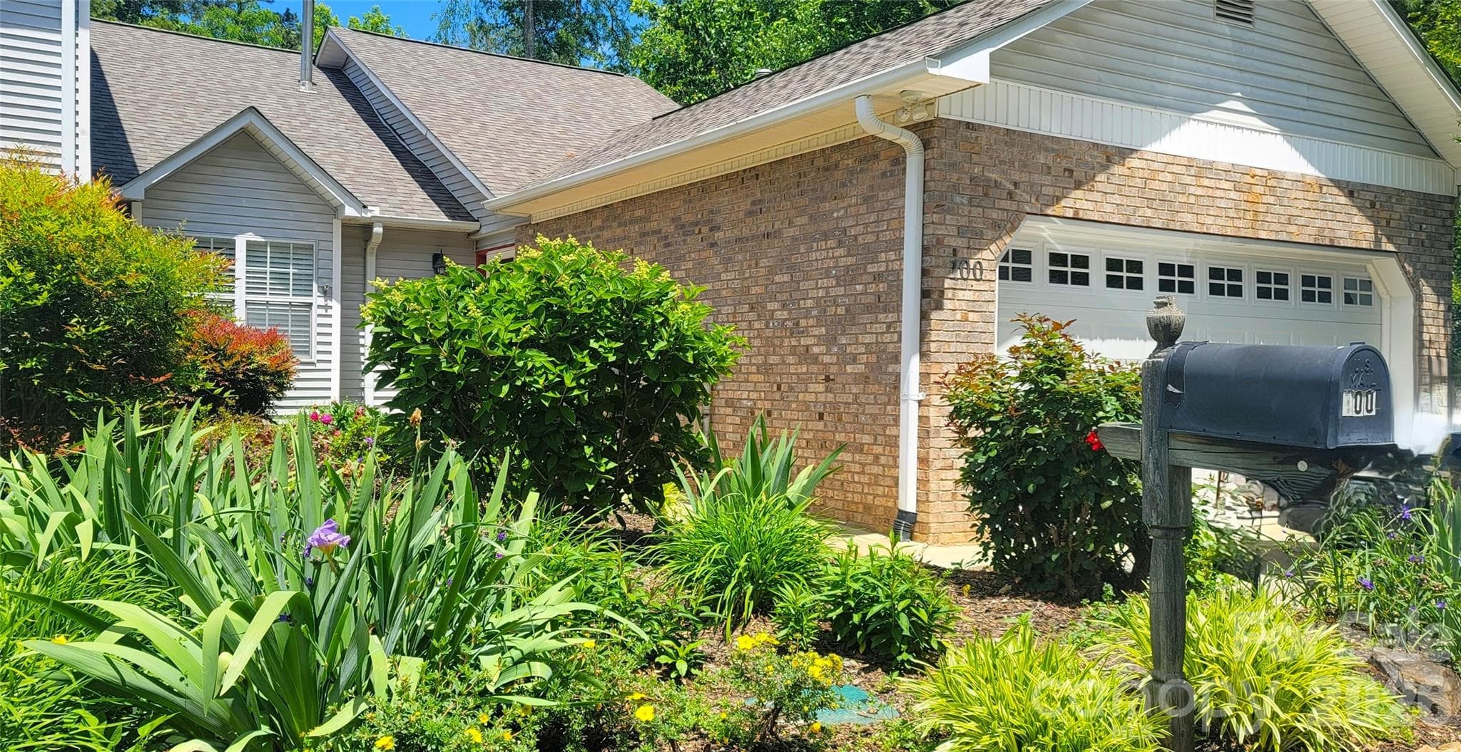 Townhouse at 100 Thistle Knoll Court, Asheville, photo 44 of 48