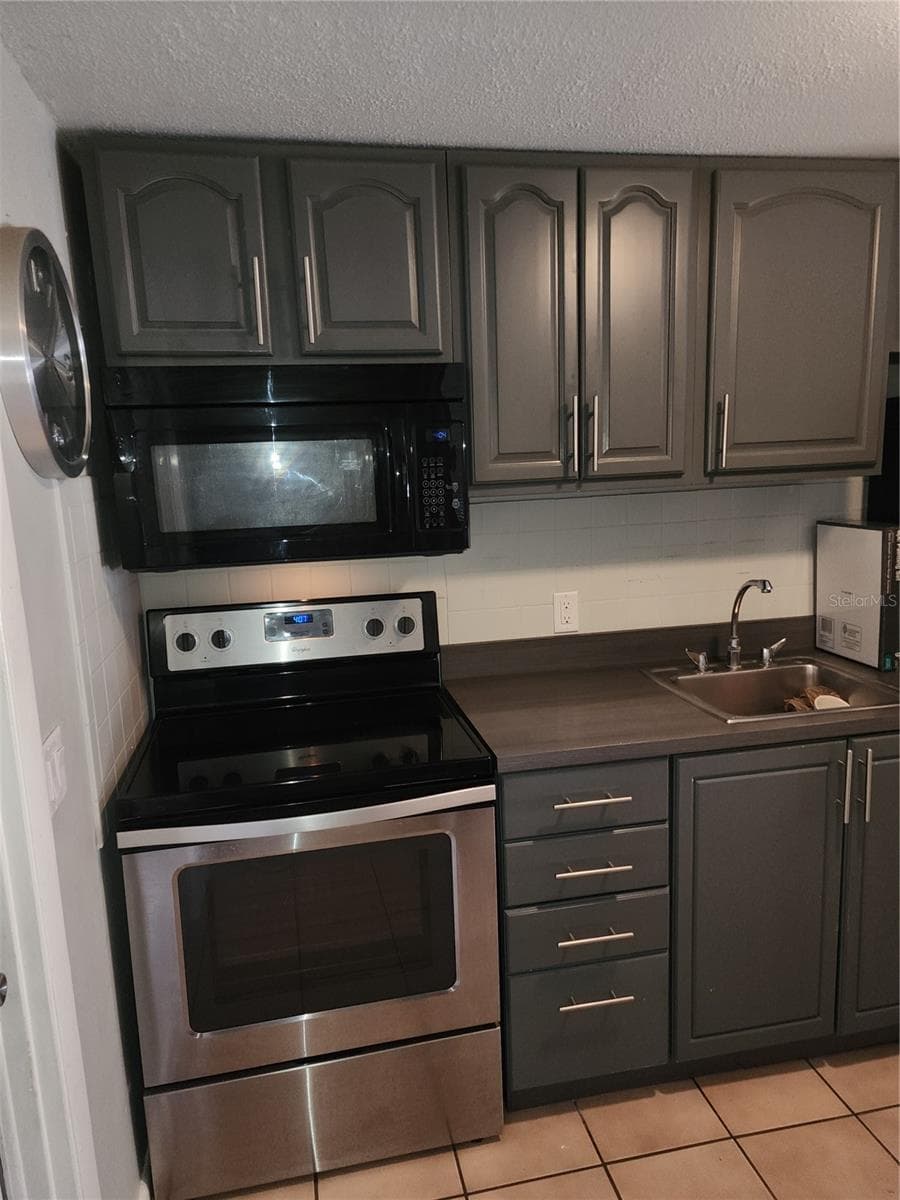 Quadruplex at 2501 IRENE ST, LUTZ, photo 9 of 42