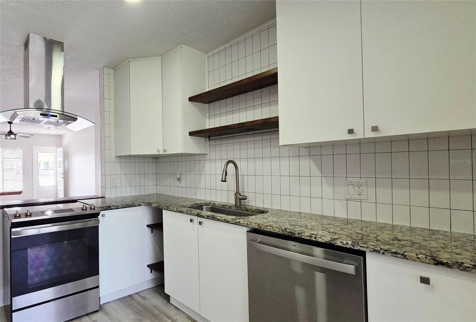 Condominium at 2286 MEXICAN WAY #52, CLEARWATER, photo 5 of 63