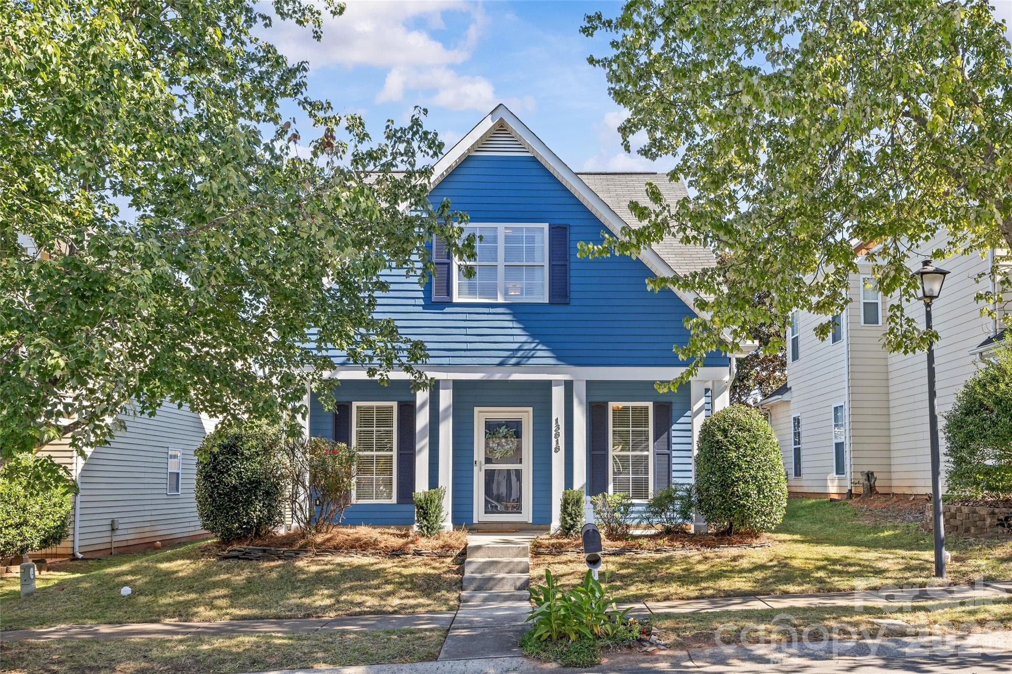 Single Family Residence at 13818 Carleen Way, Charlotte, photo 2 of 43