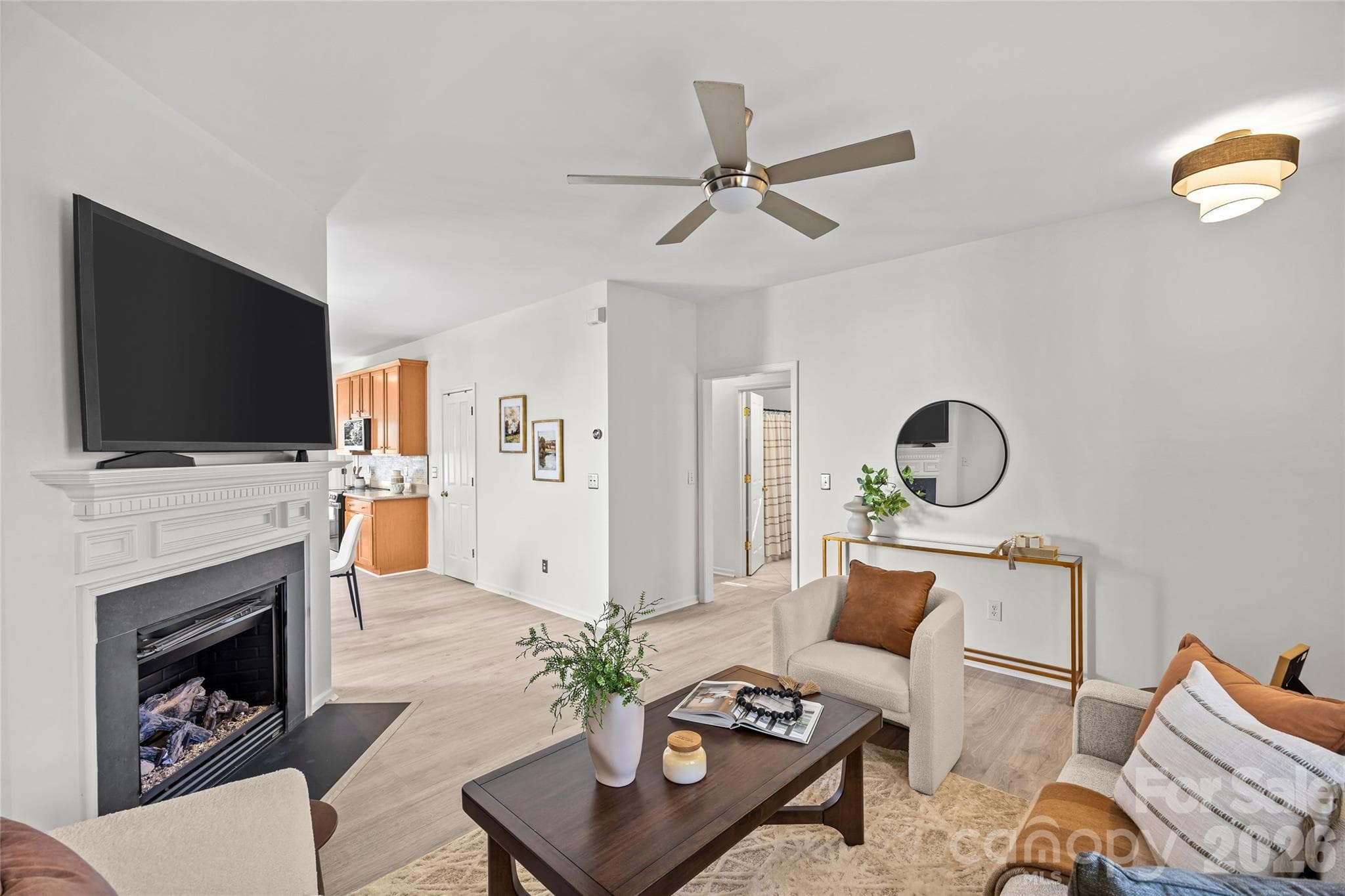 Single Family Residence at 13818 Carleen Way, Charlotte, photo 6 of 43