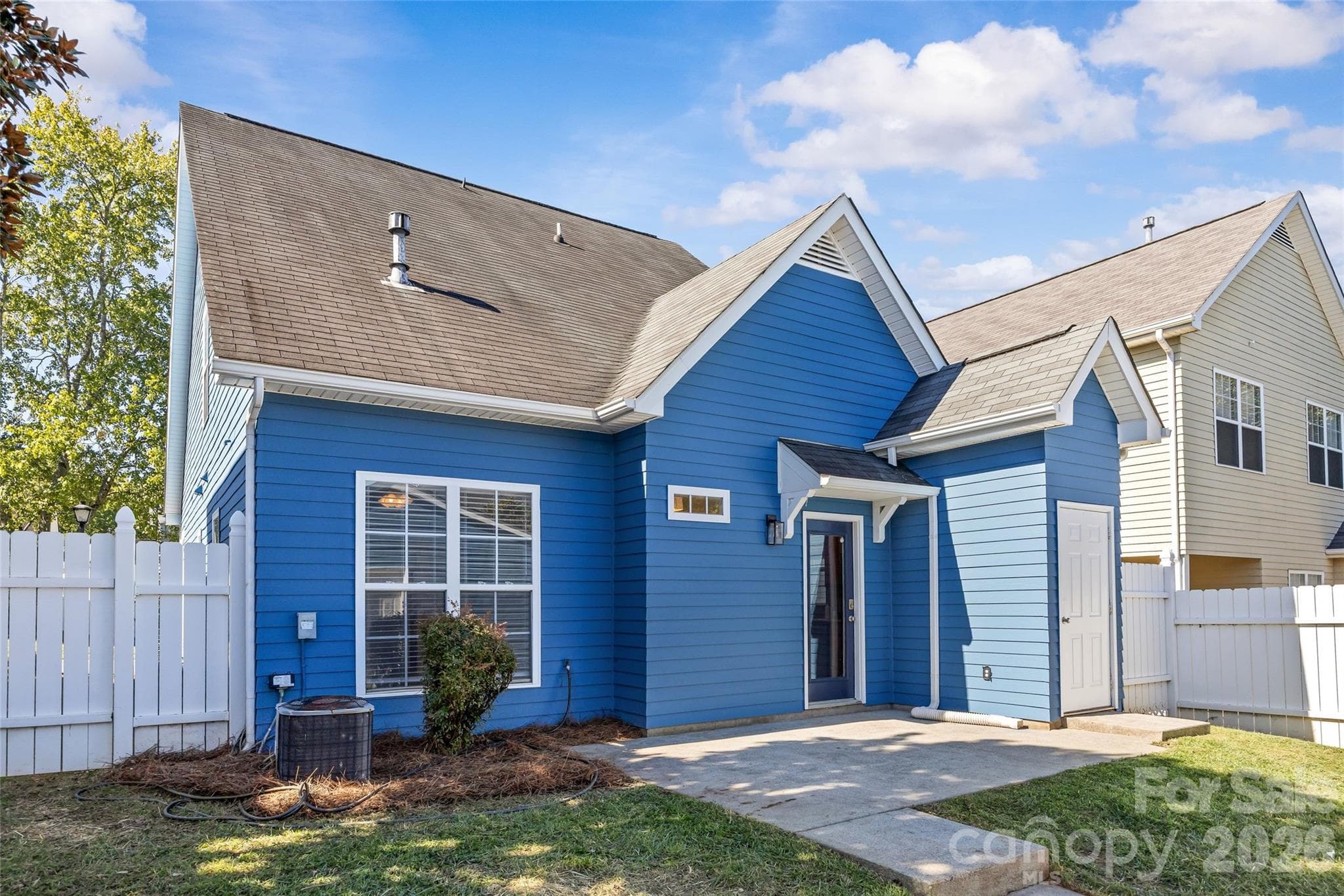 Single Family Residence at 13818 Carleen Way, Charlotte, photo 39 of 43
