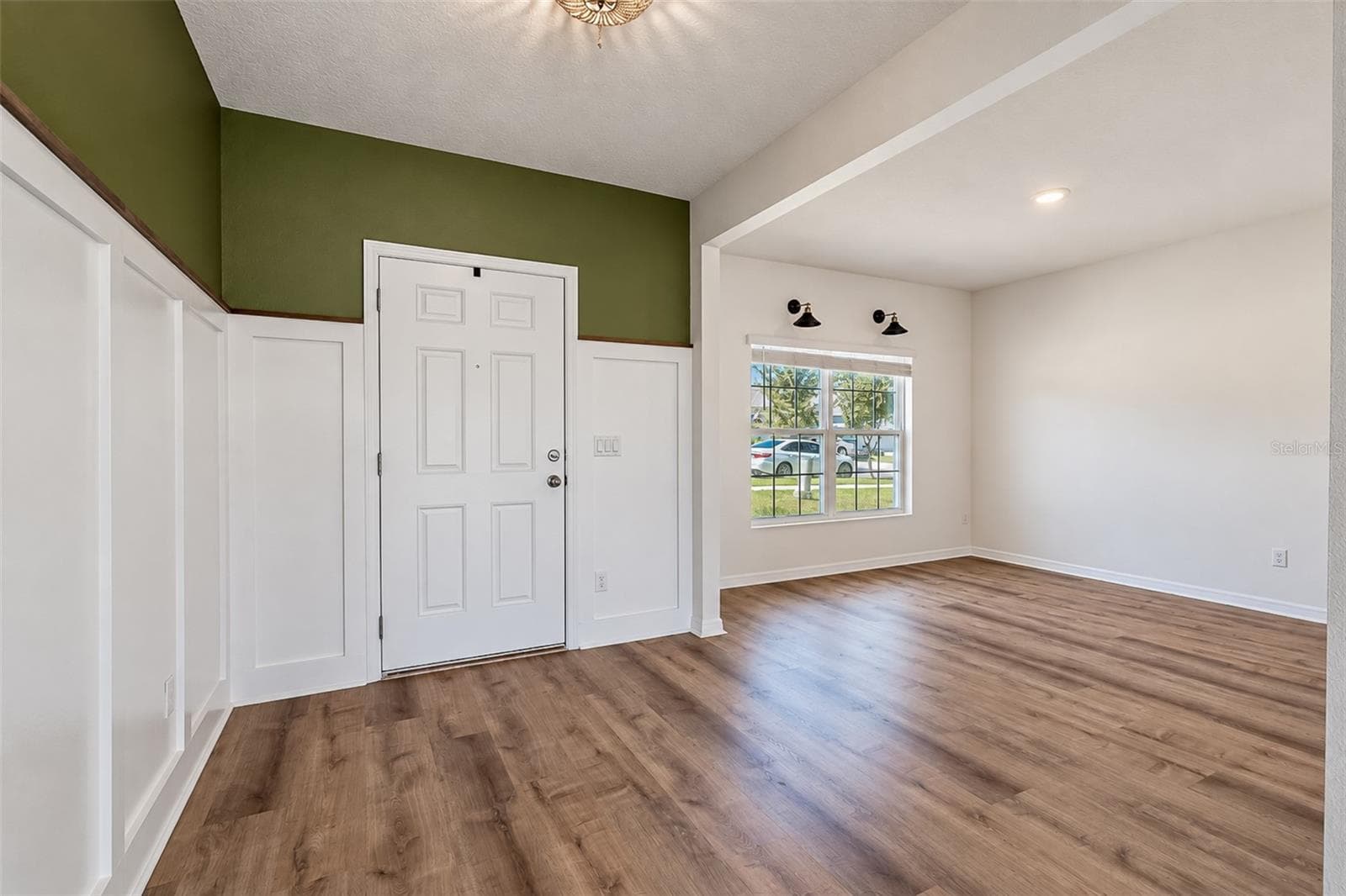 Single Family Residence at 585 BLACK EAGLE DR, GROVELAND, photo 8 of 56