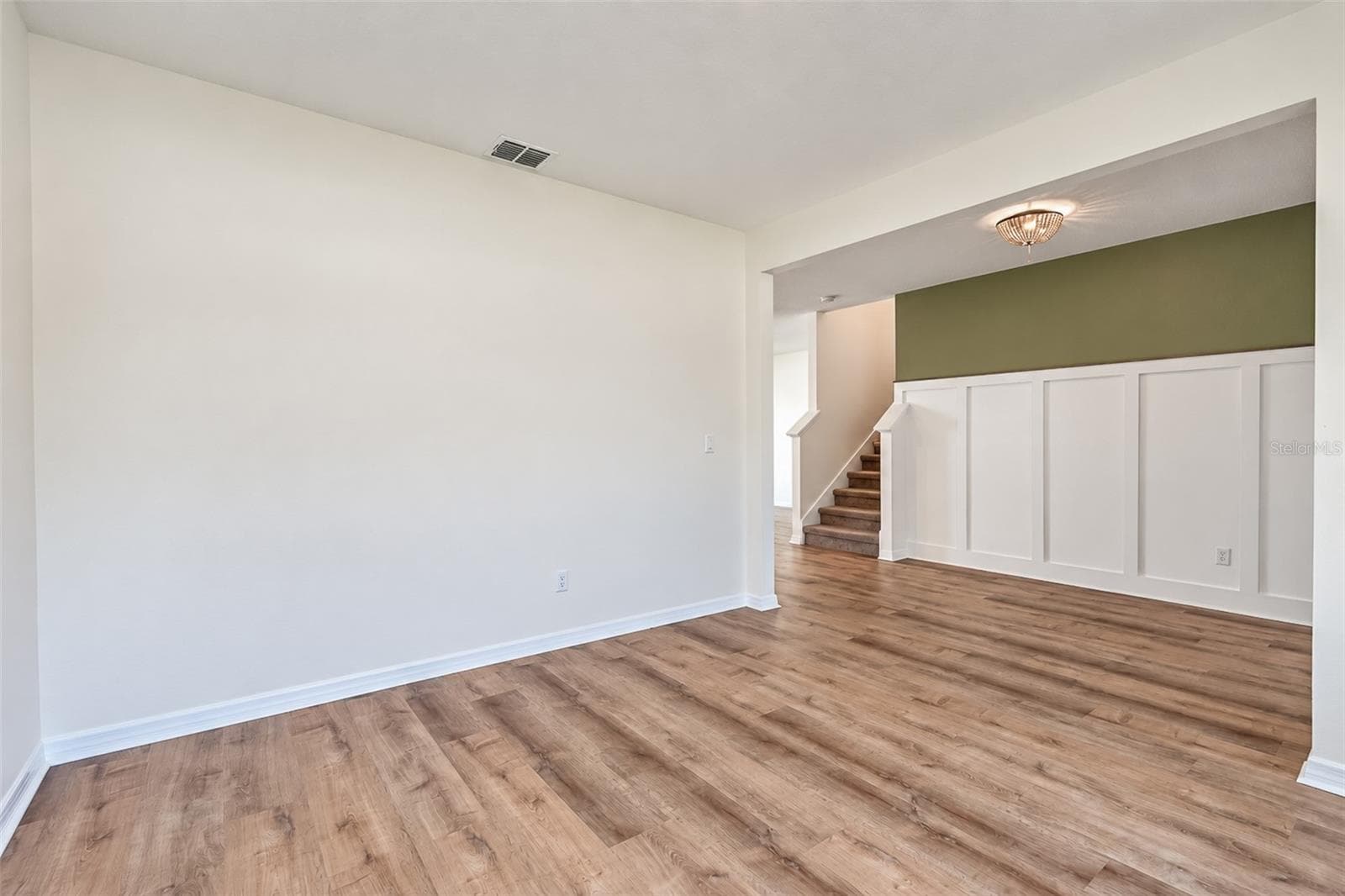 Single Family Residence at 585 BLACK EAGLE DR, GROVELAND, photo 9 of 56