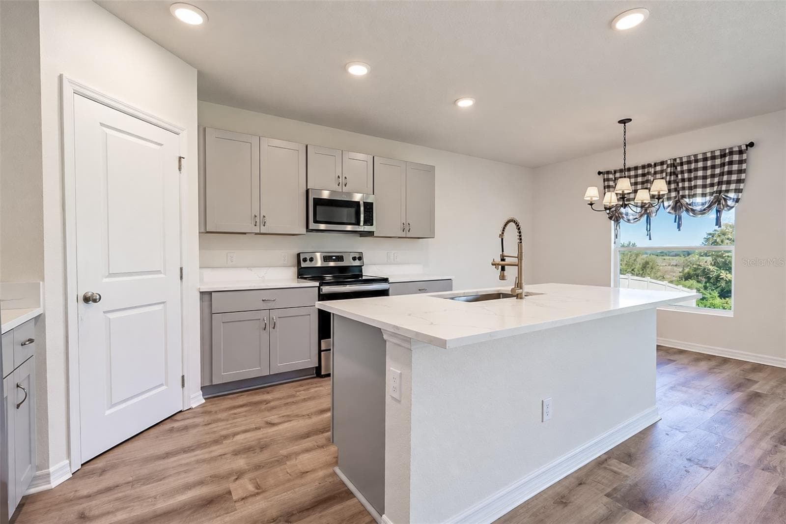 Single Family Residence at 585 BLACK EAGLE DR, GROVELAND, photo 15 of 56