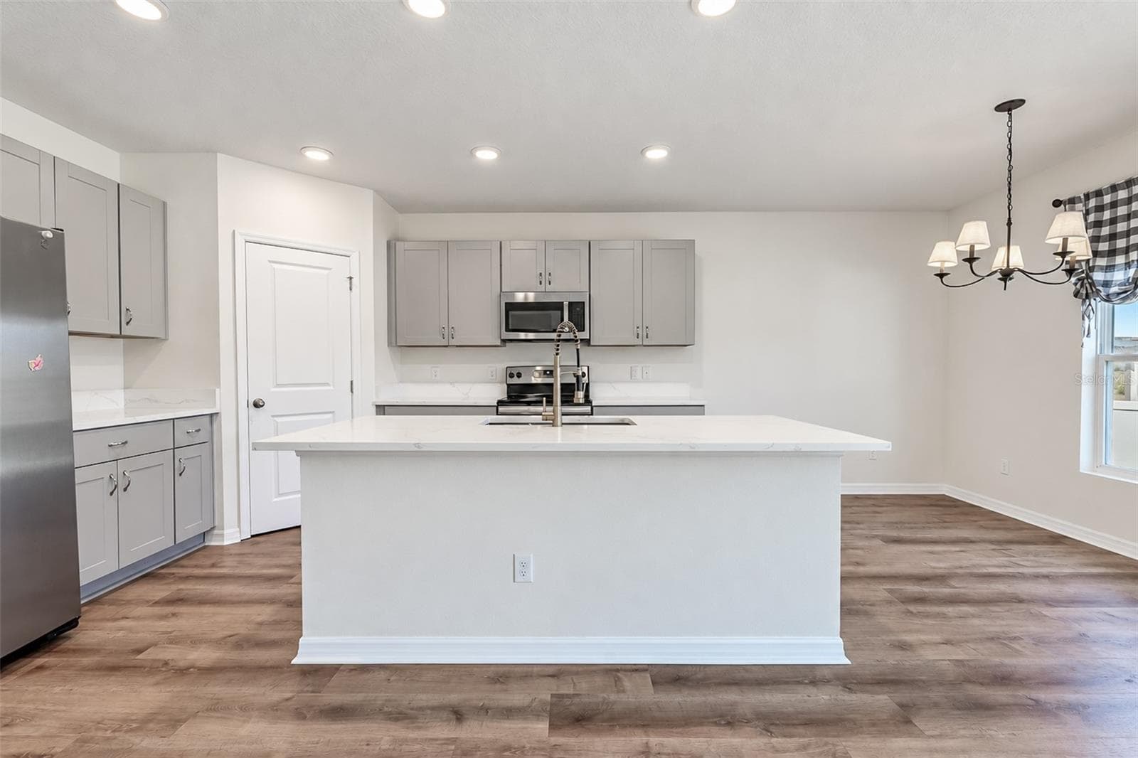 Single Family Residence at 585 BLACK EAGLE DR, GROVELAND, photo 24 of 56