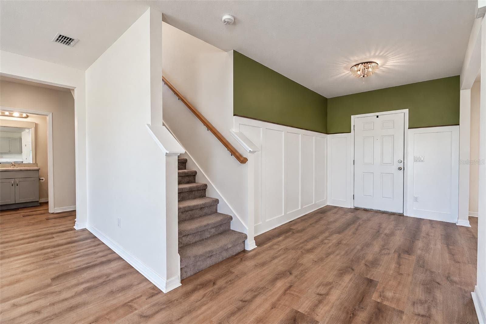 Single Family Residence at 585 BLACK EAGLE DR, GROVELAND, photo 29 of 56