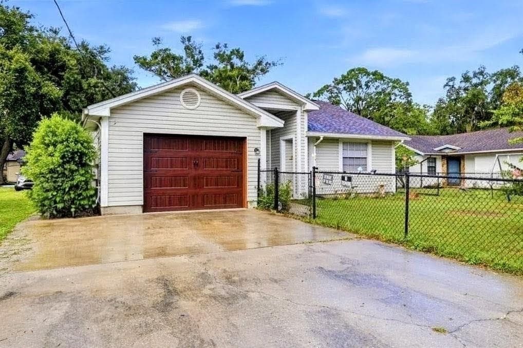 Single Family Residence at 1405 E FRANCES AVE, PLANT CITY, photo 2 of 29