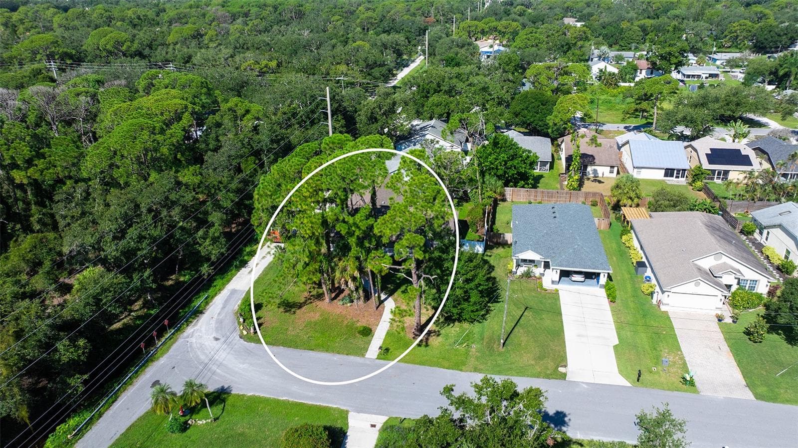 Single Family Residence at 4598 CACTUS AVE, SARASOTA, photo 3 of 95
