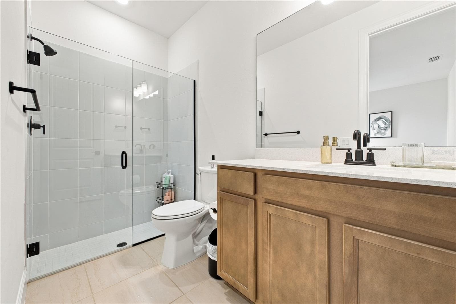 Guest Bathroom 1 - 5839 SILVERSIDE PINE CT, LAKEWOOD RANCH