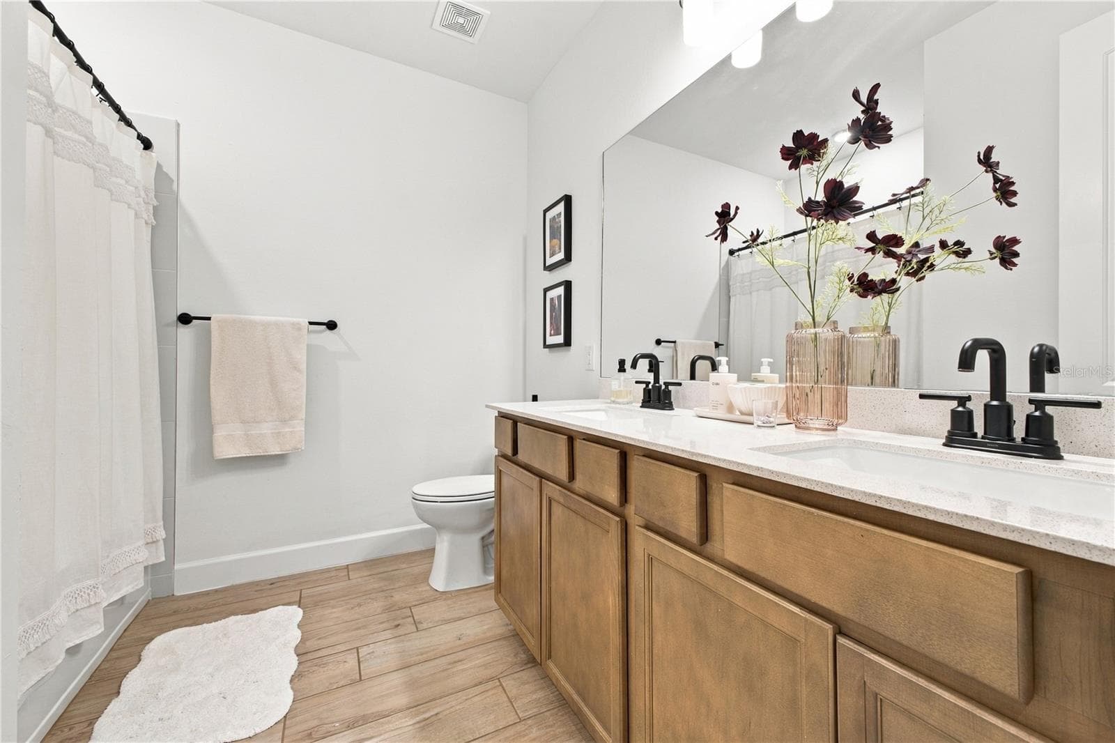 Guest Bathroom 3 - 5839 SILVERSIDE PINE CT, LAKEWOOD RANCH